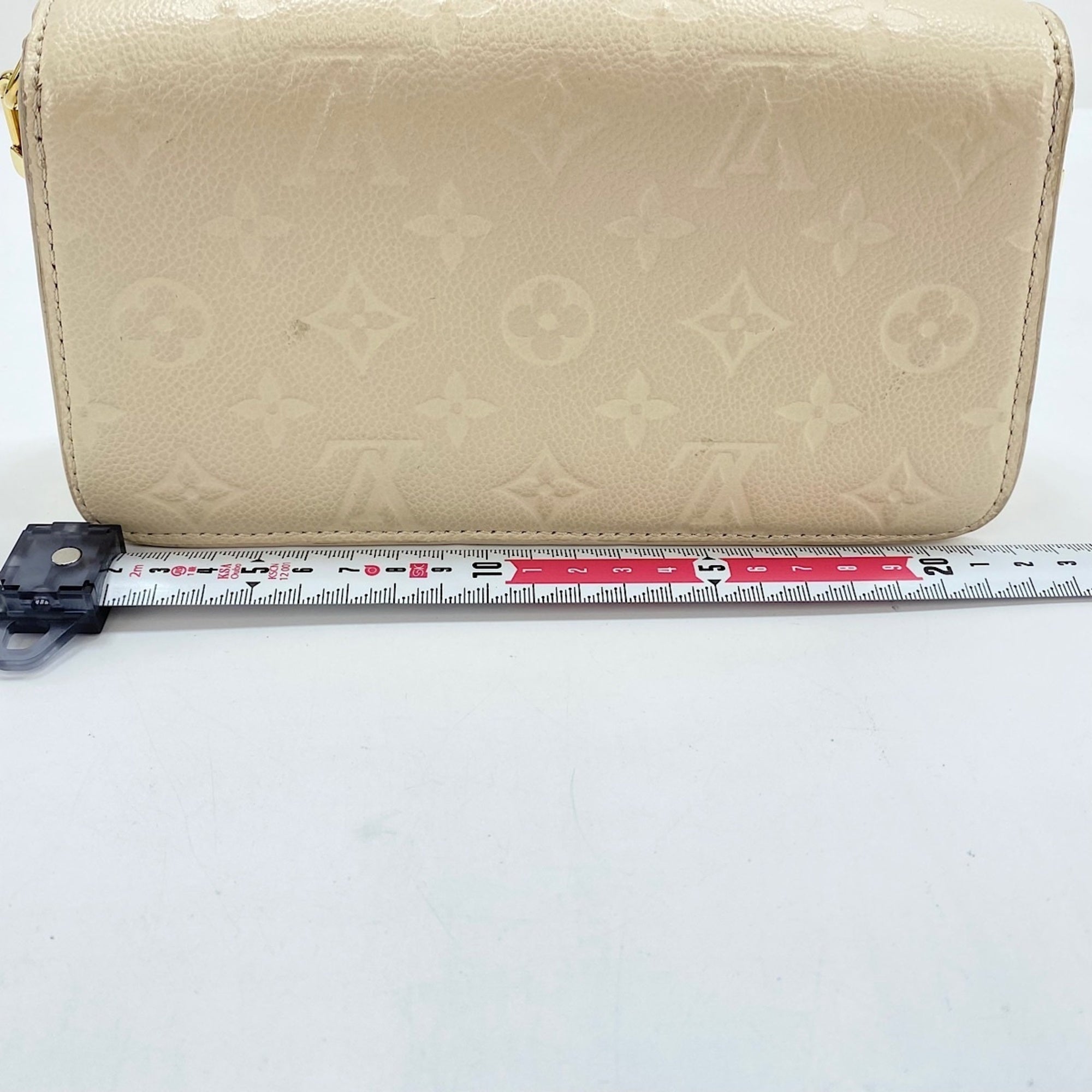 Louis Vuitton Beige Shoulder Bag (Pre-Owned)