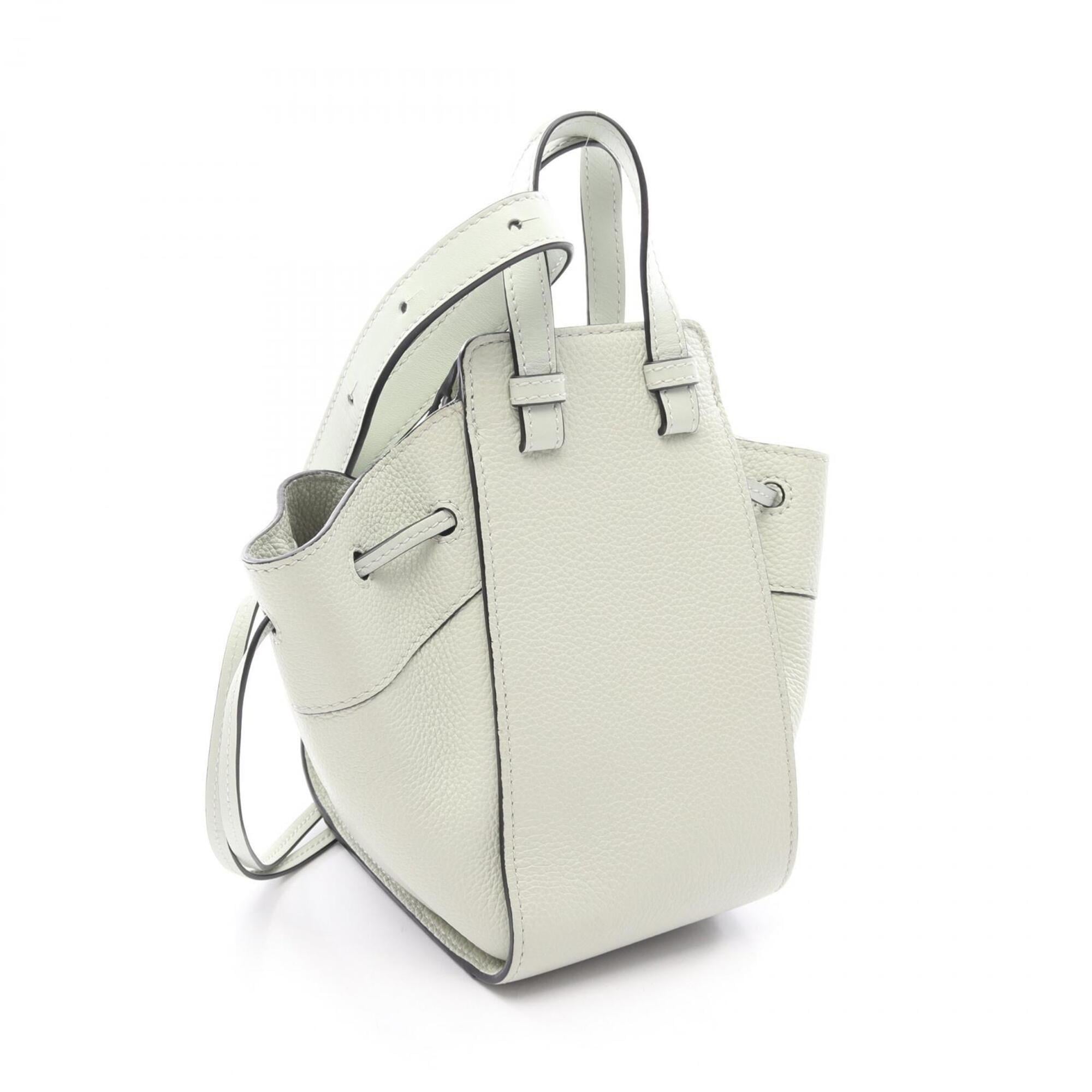 Loewe Green Light Green Leather Handbag (Pre-Owned)