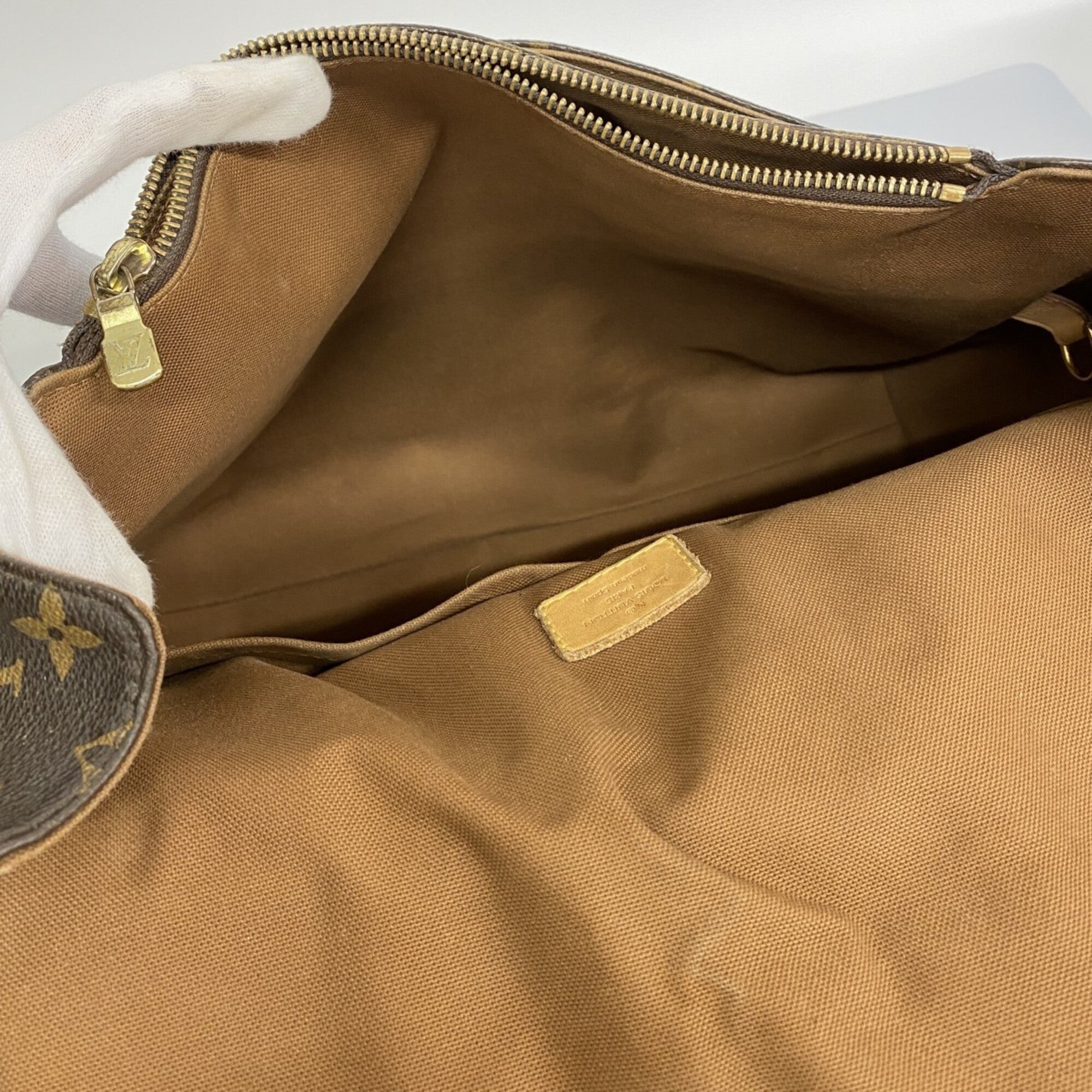 Louis Vuitton Brown Shoulder Bag (Pre-Owned)