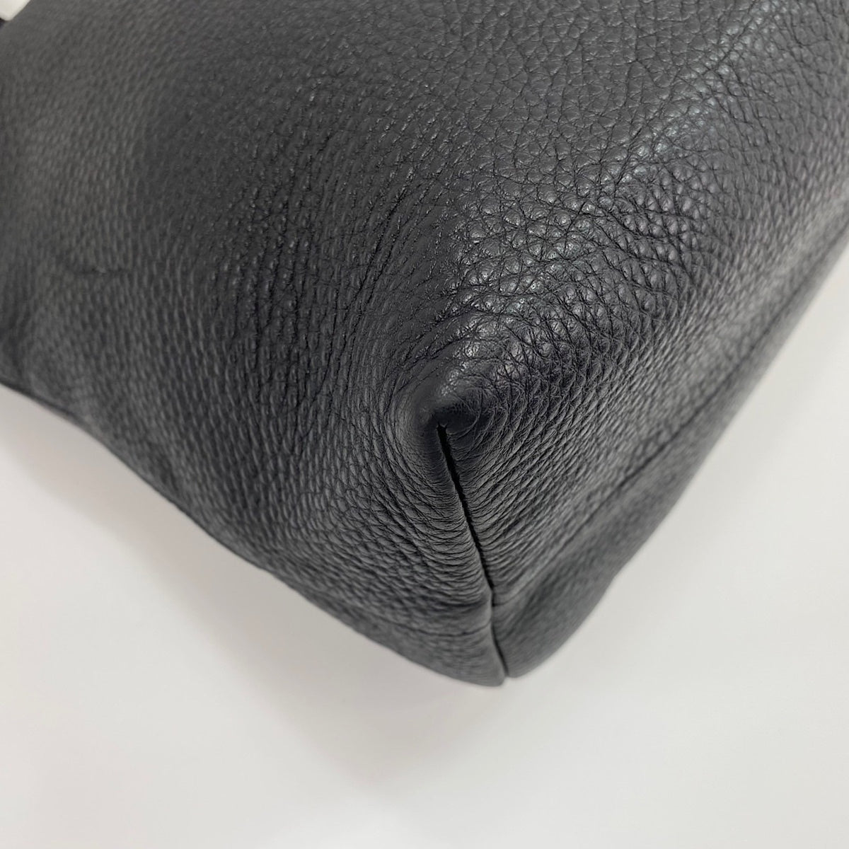 Prada Black Handbag (Pre-Owned)