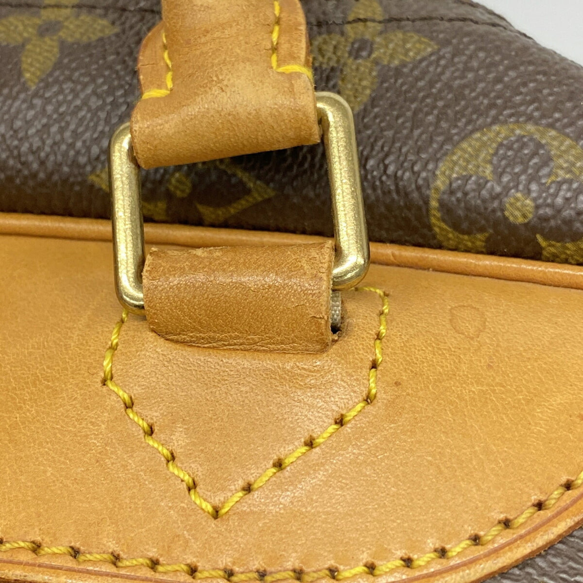Louis Vuitton Brown Handbag (Pre-Owned)