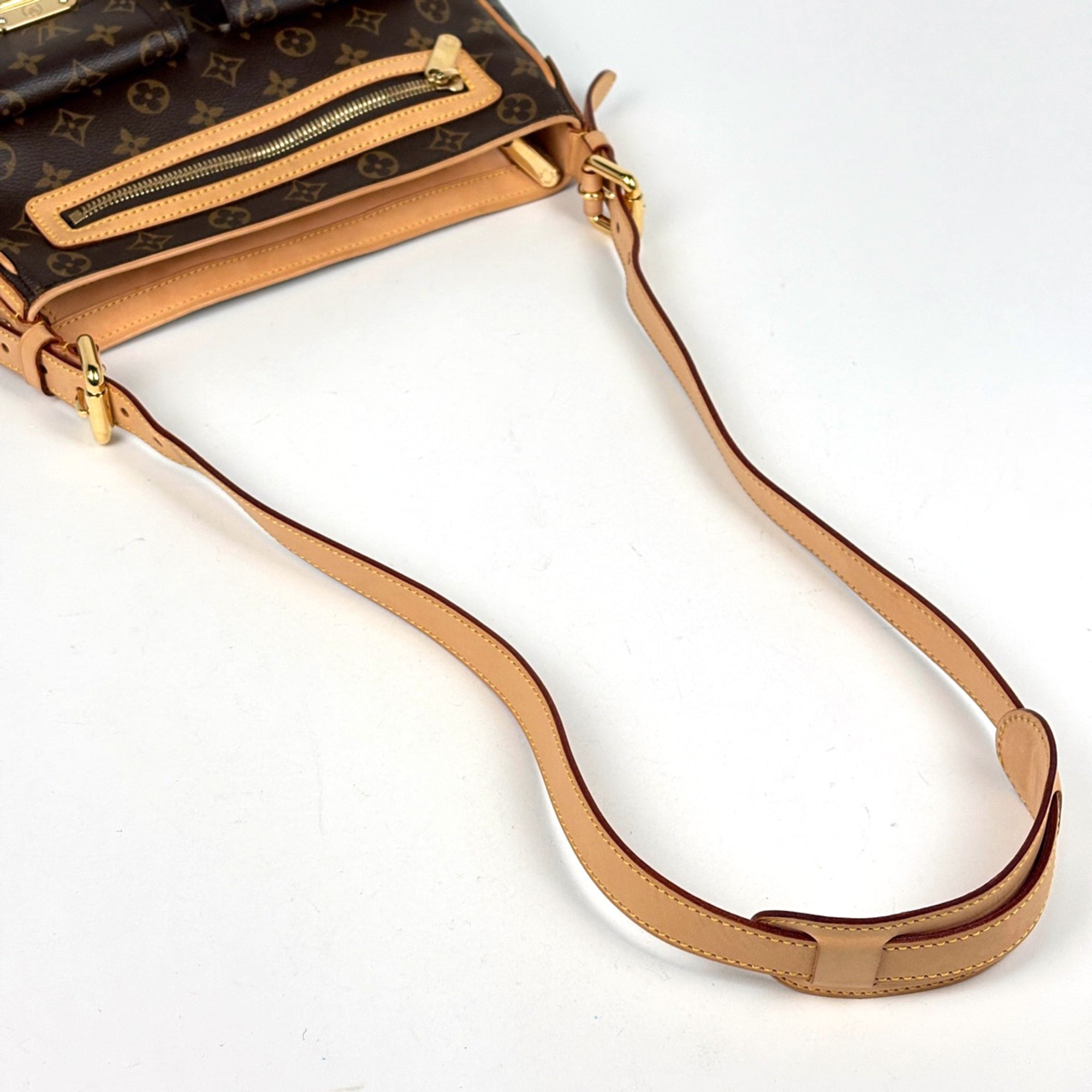 Louis Vuitton Brown Monogram Monogram Shoulder Bag (Pre-Owned)