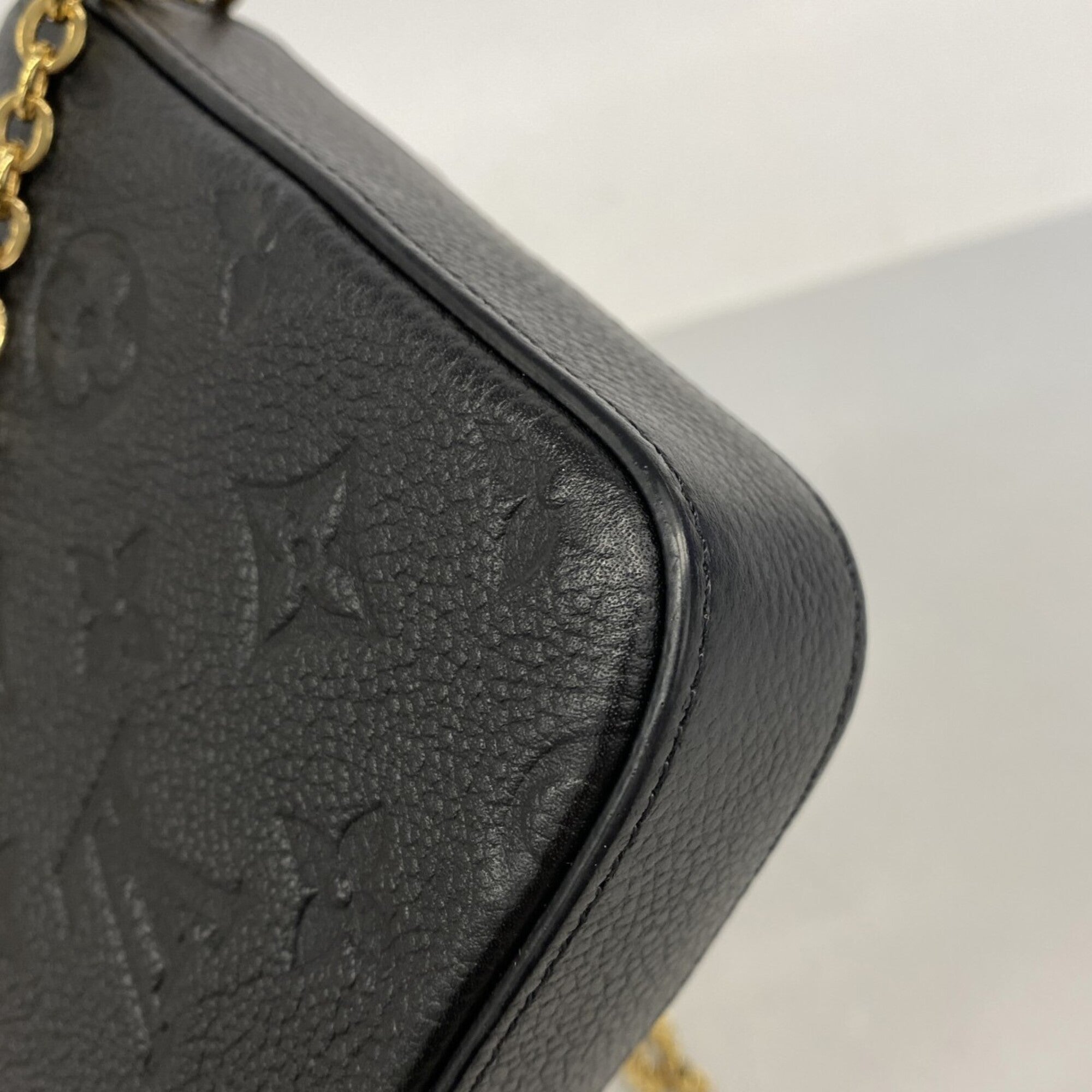 Louis Vuitton Noir Chain/Shoulder Wallet (Pre-Owned)