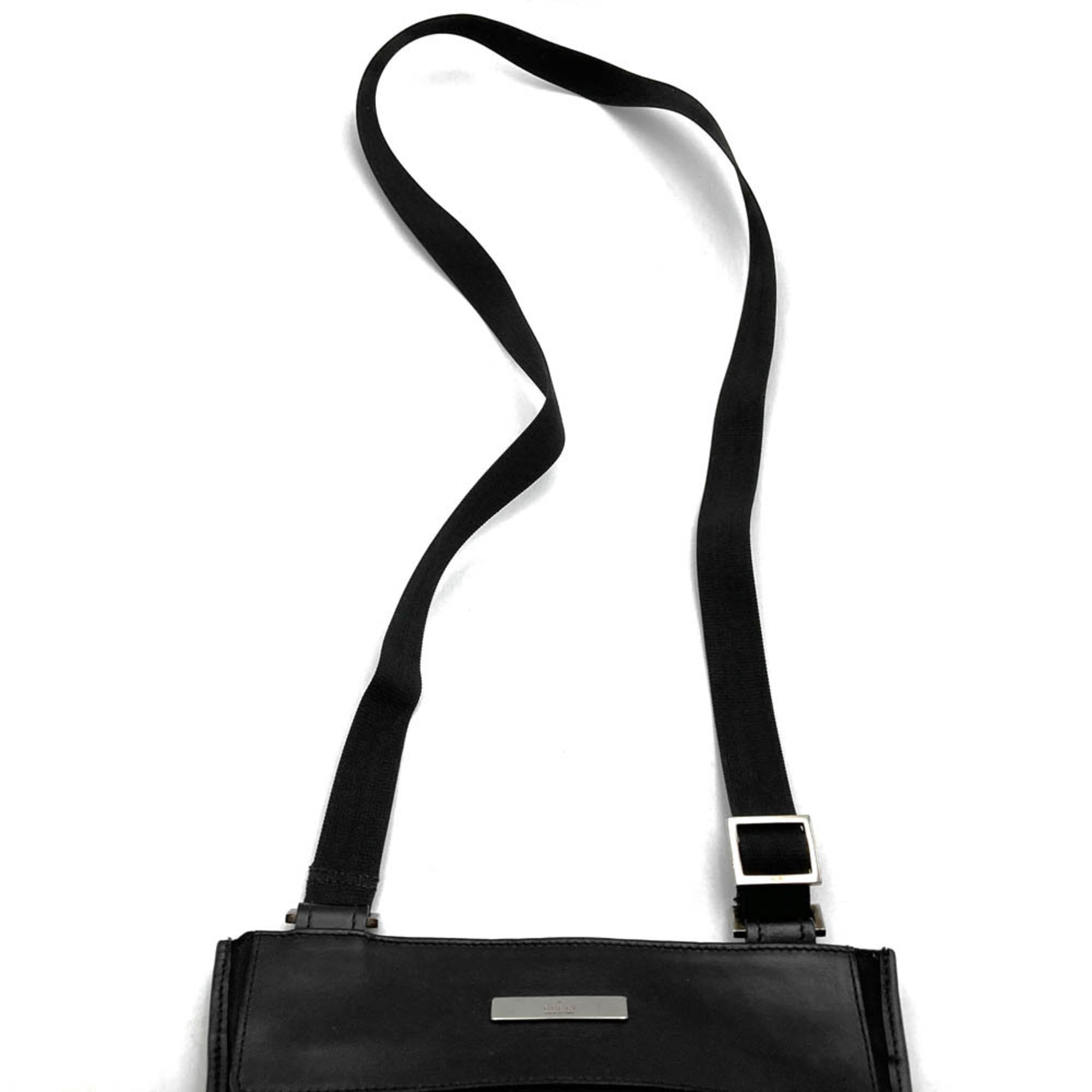 Gucci Black Nylon Leather Shoulder Bag (Pre-Owned)
