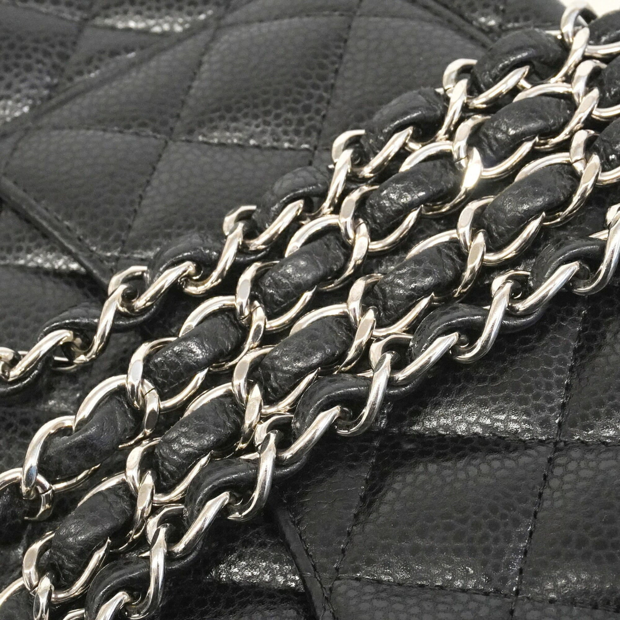Chanel Black Grained Calfskin Shoulder Bag (Pre-Owned)
