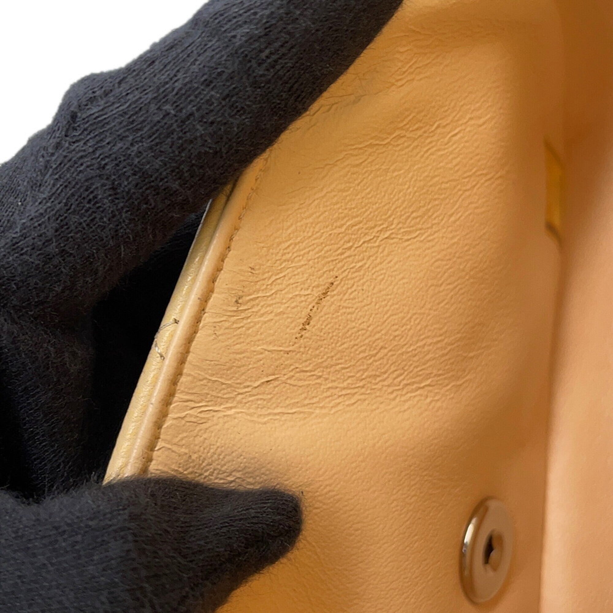 Chanel Matelasse Beige Grained Calfskin Handbag Shoulder Bag (Pre-Owned)
