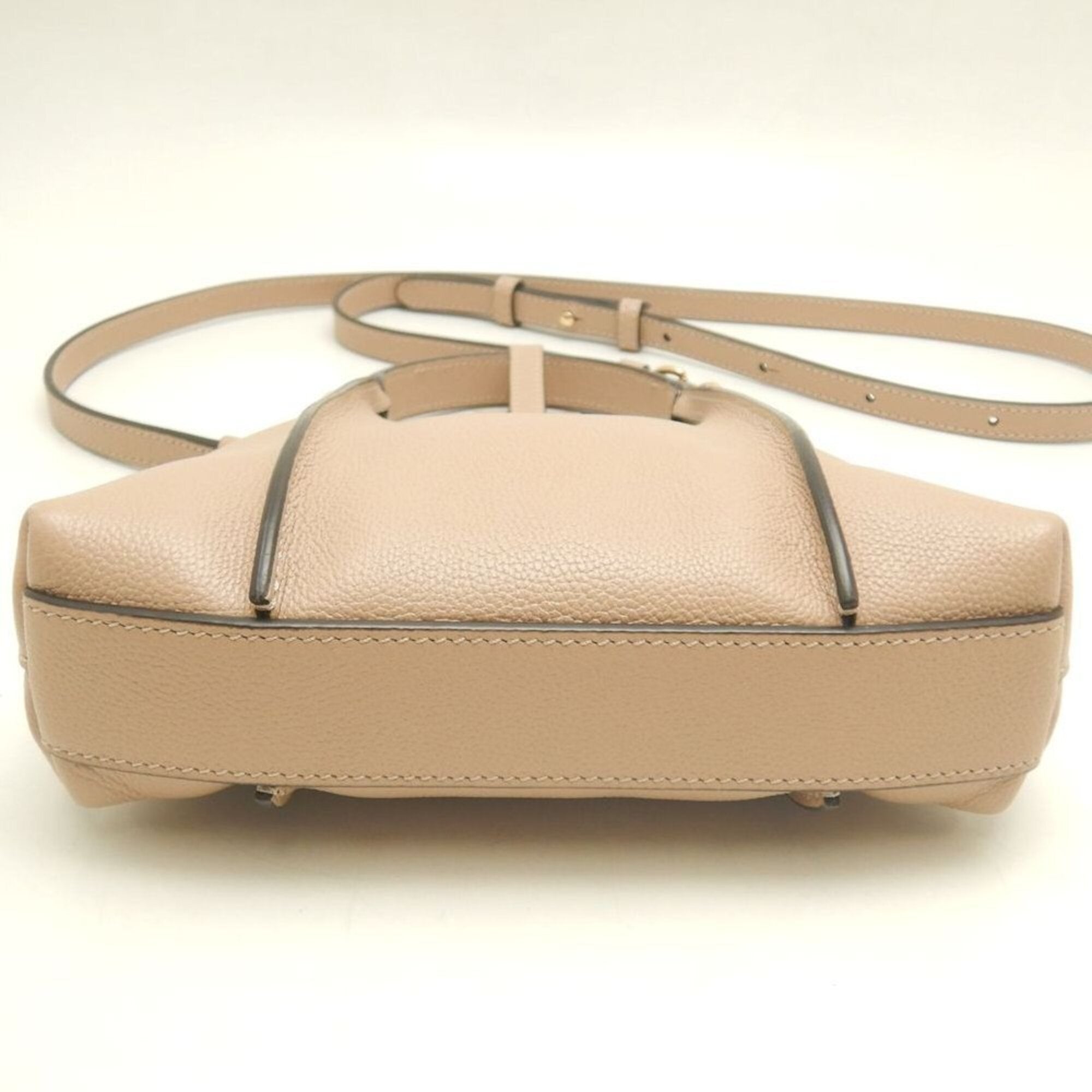 Tod's Gold Leather Handbag Shopping Bag (Pre-Owned)