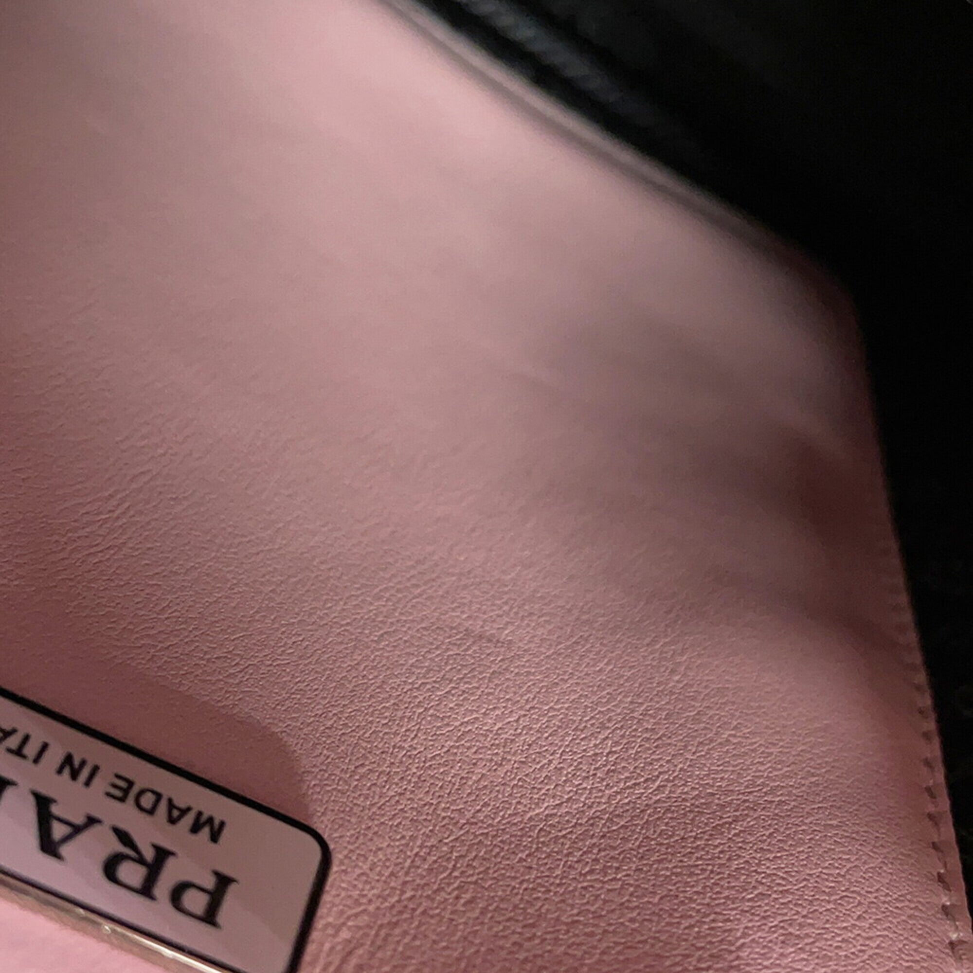 Prada Pink Leather Handbag (Pre-Owned)