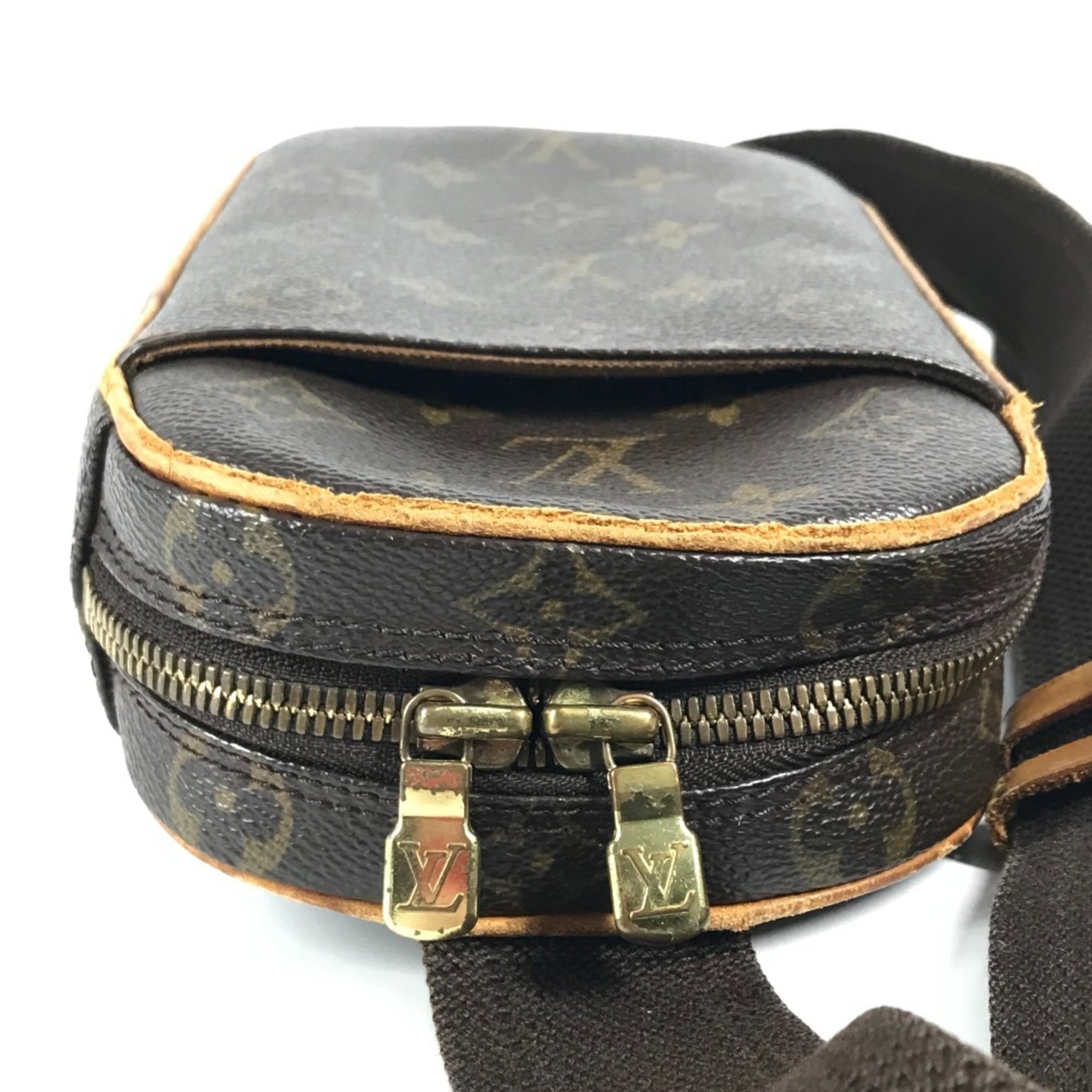 Louis Vuitton Brown Monogram Pochette Shoulder Bag Sling Bag (Pre-Owned)