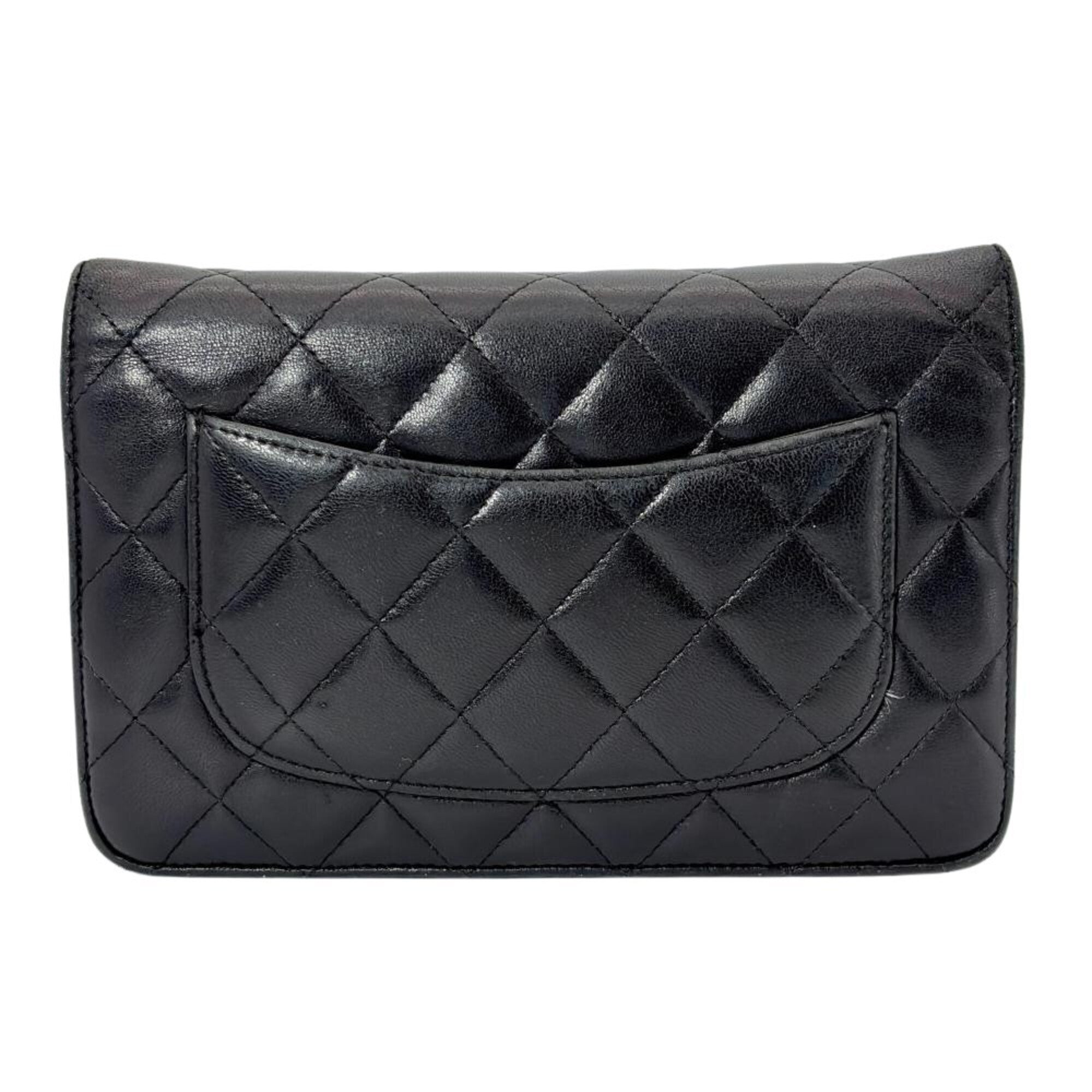 Chanel Black Leather Shoulder Bag (Pre-Owned)