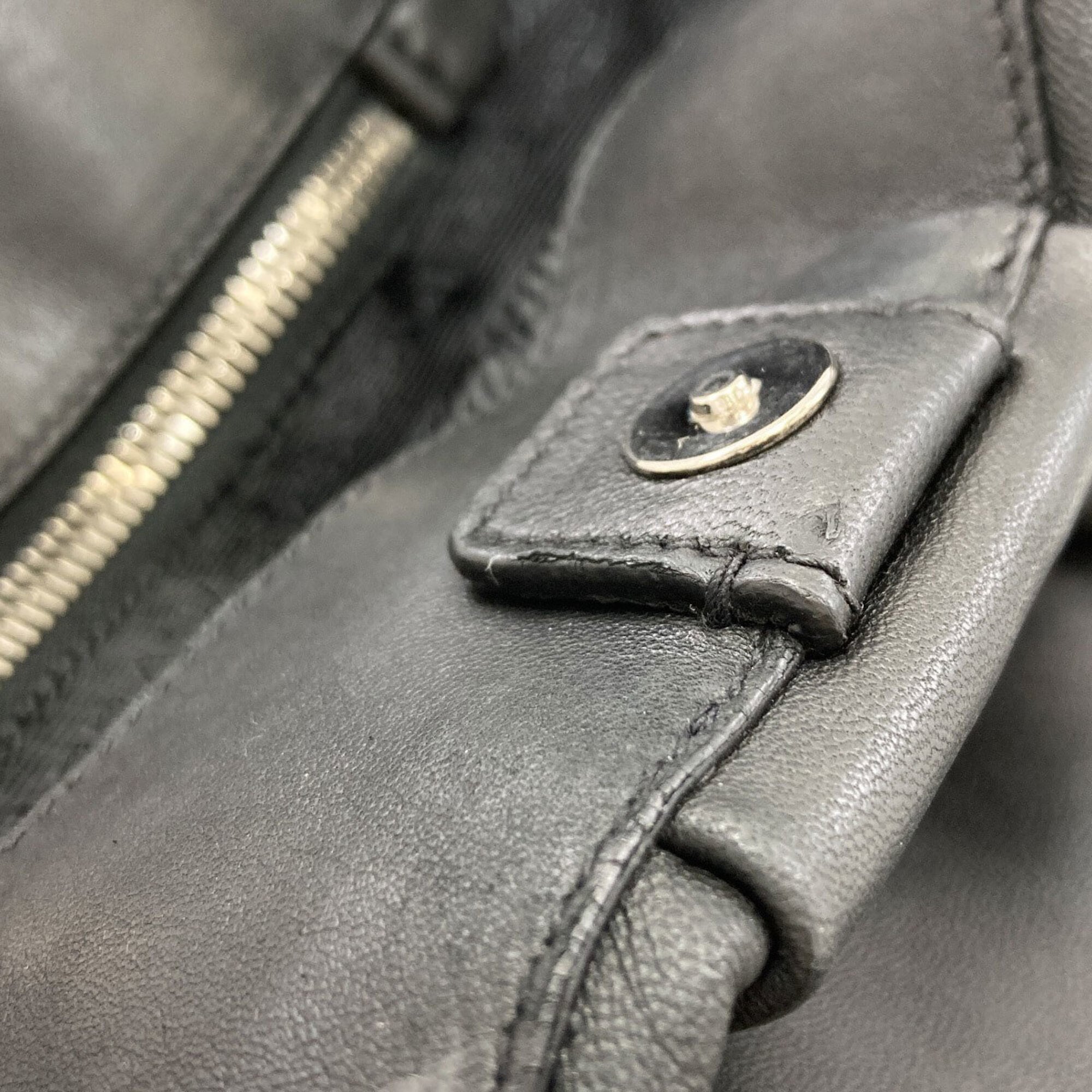 Prada Black Leather Handbag (Pre-Owned)