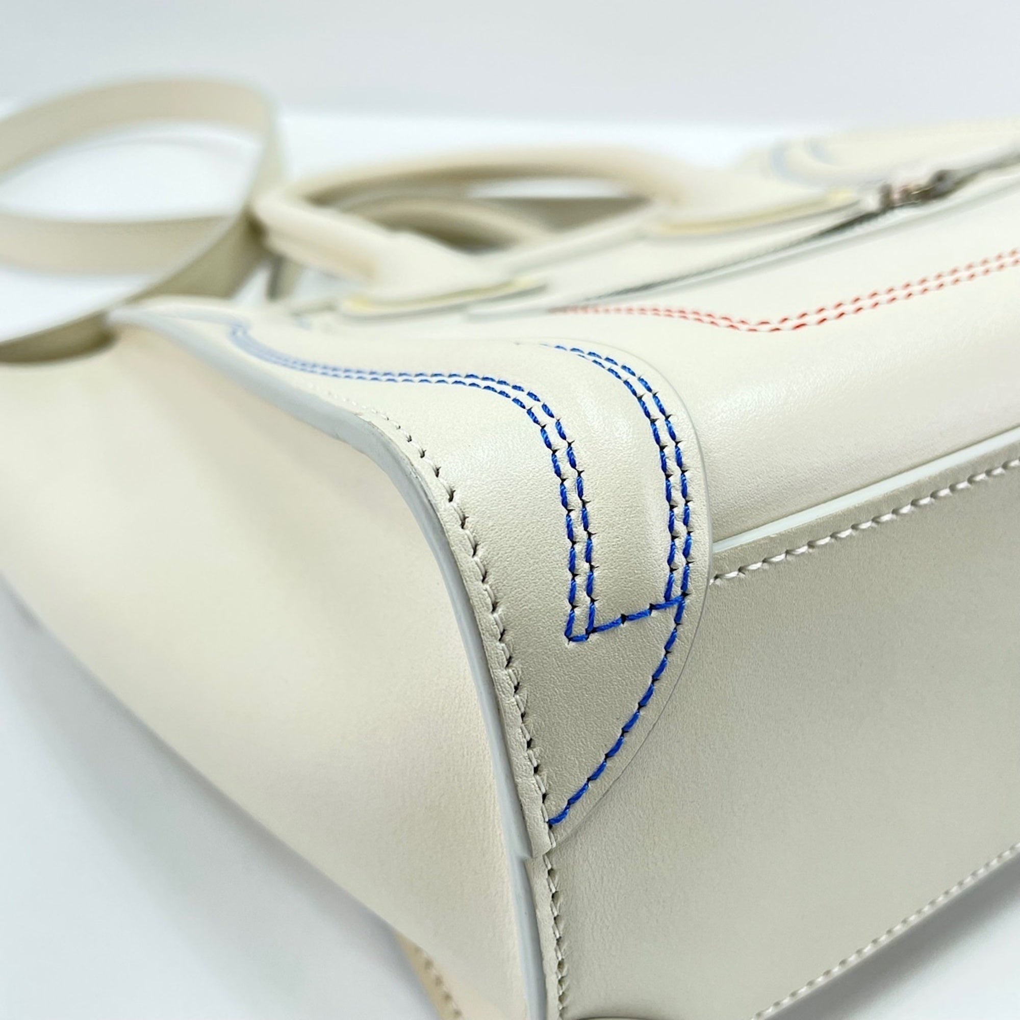 Celine Luggage Beige Handbag (Pre-Owned)