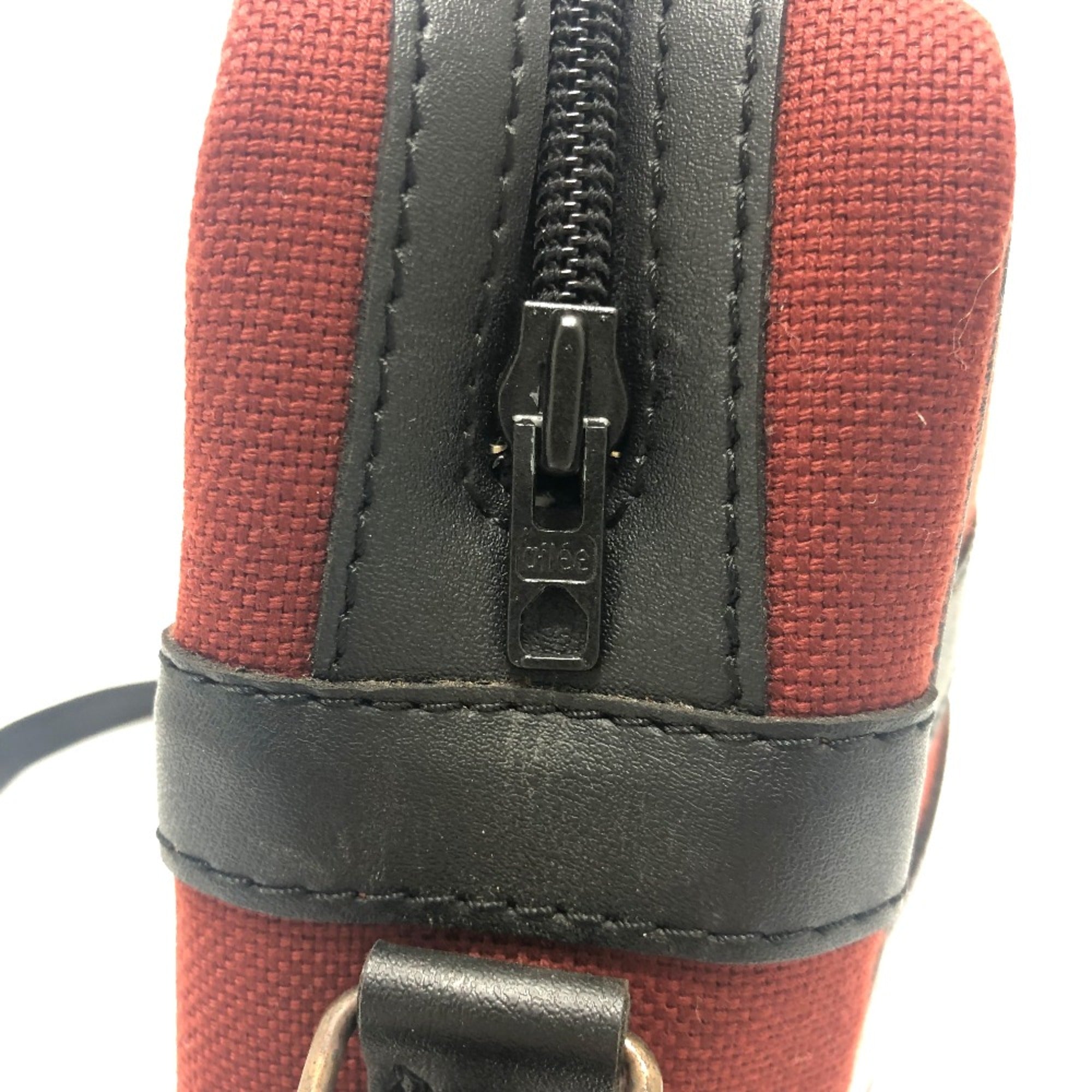 Yves Saint Laurent Red Other Shoulder Bag (Pre-Owned)