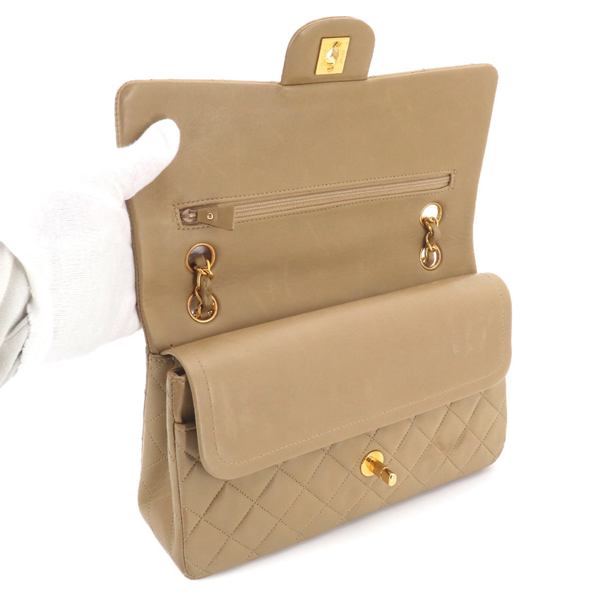 Chanel Beige Leather Handbag Shoulder Bag (Pre-Owned)