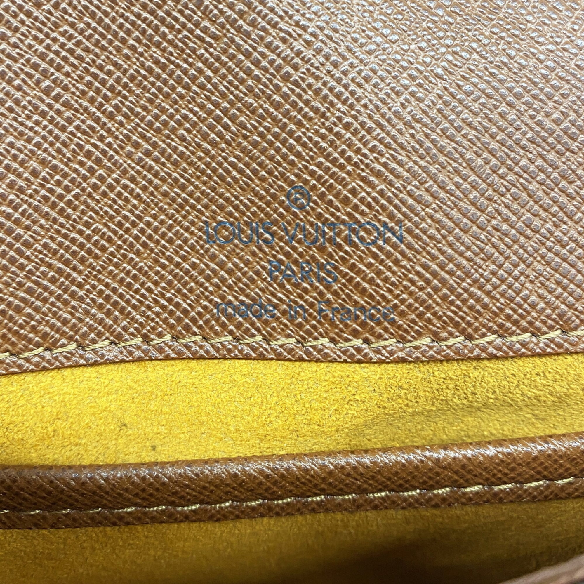 Louis Vuitton Brown Shoulder Bag (Pre-Owned)