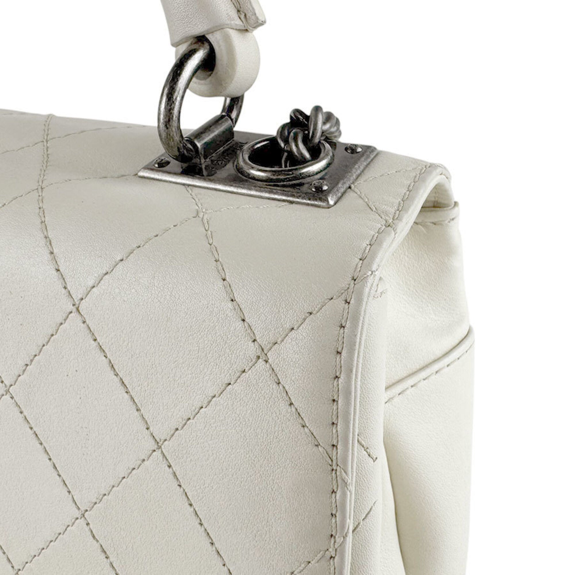Chanel Ivory Leather Handbag Shoulder Bag (Pre-Owned)