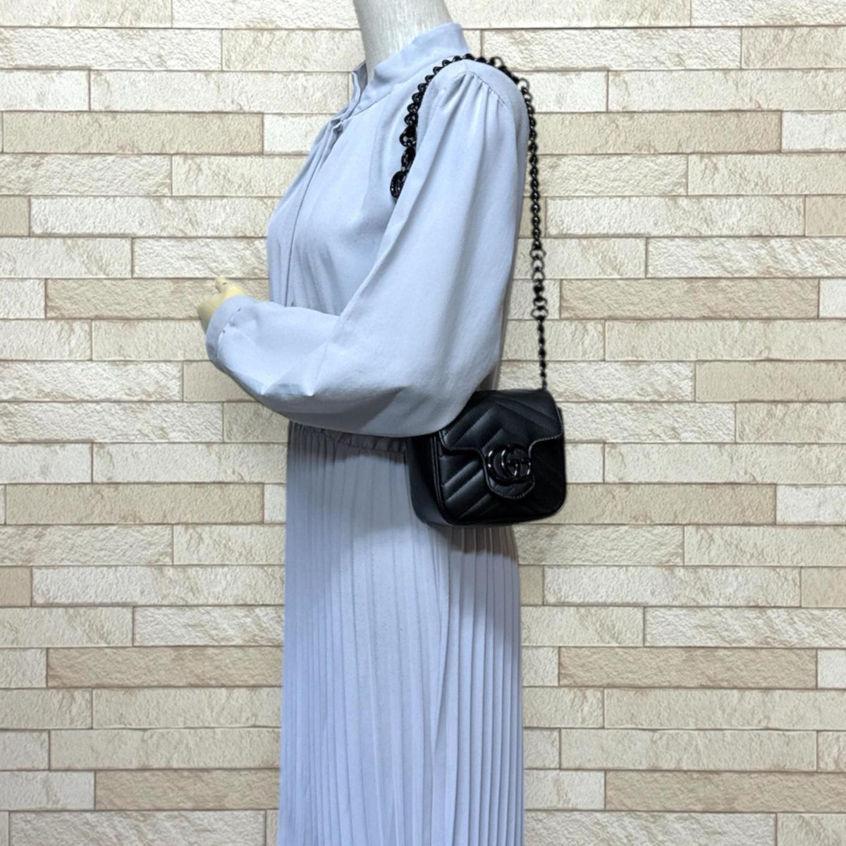 Gucci Black Leather Pochette Shoulder Bag (Pre-Owned)
