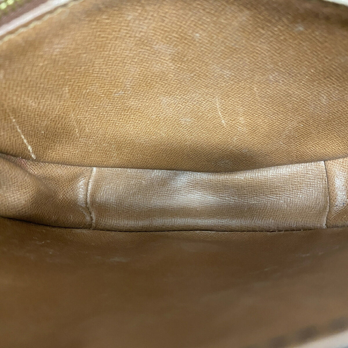 Louis Vuitton Brown Shoulder Bag (Pre-Owned)