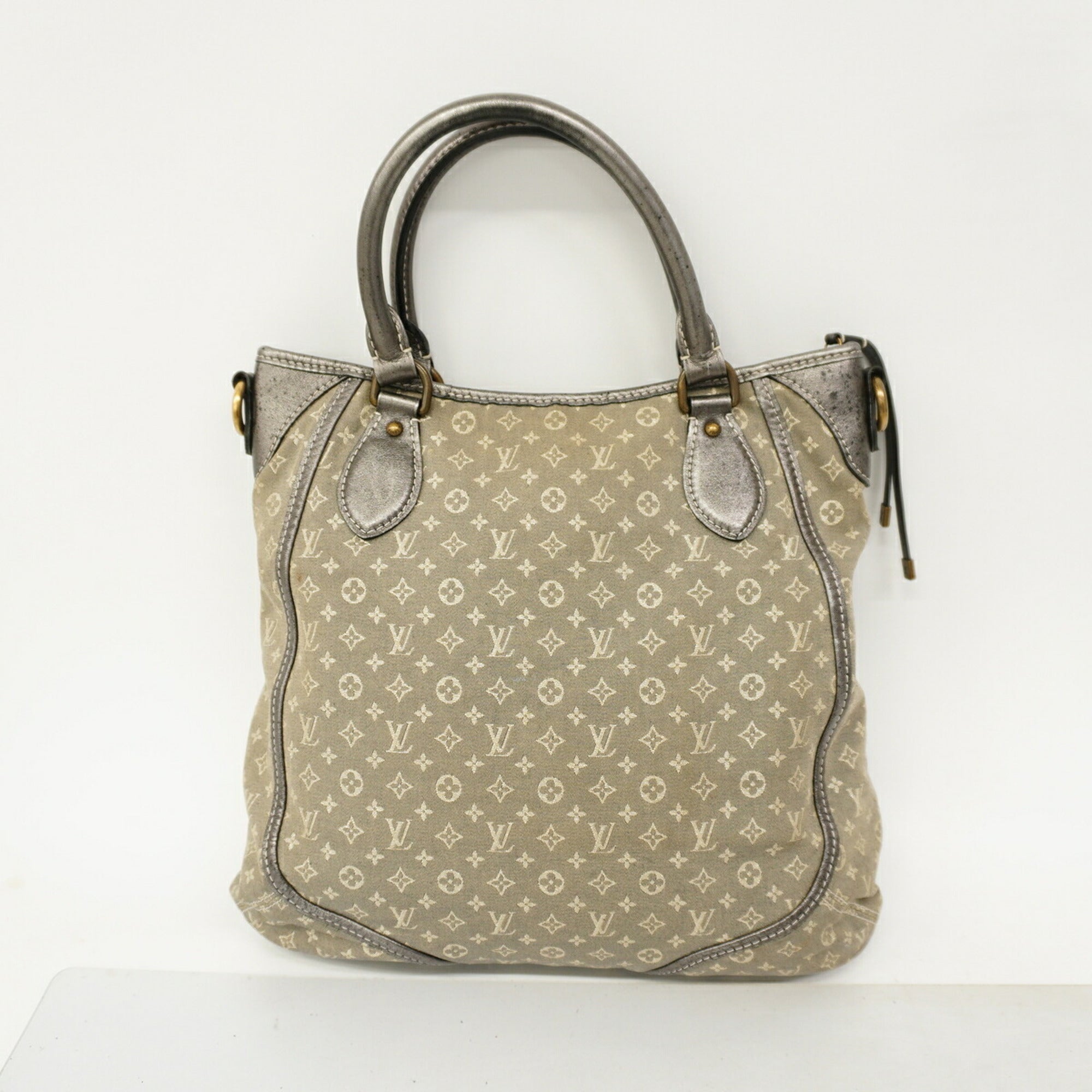 Louis Vuitton Gray Handbag (Pre-Owned)