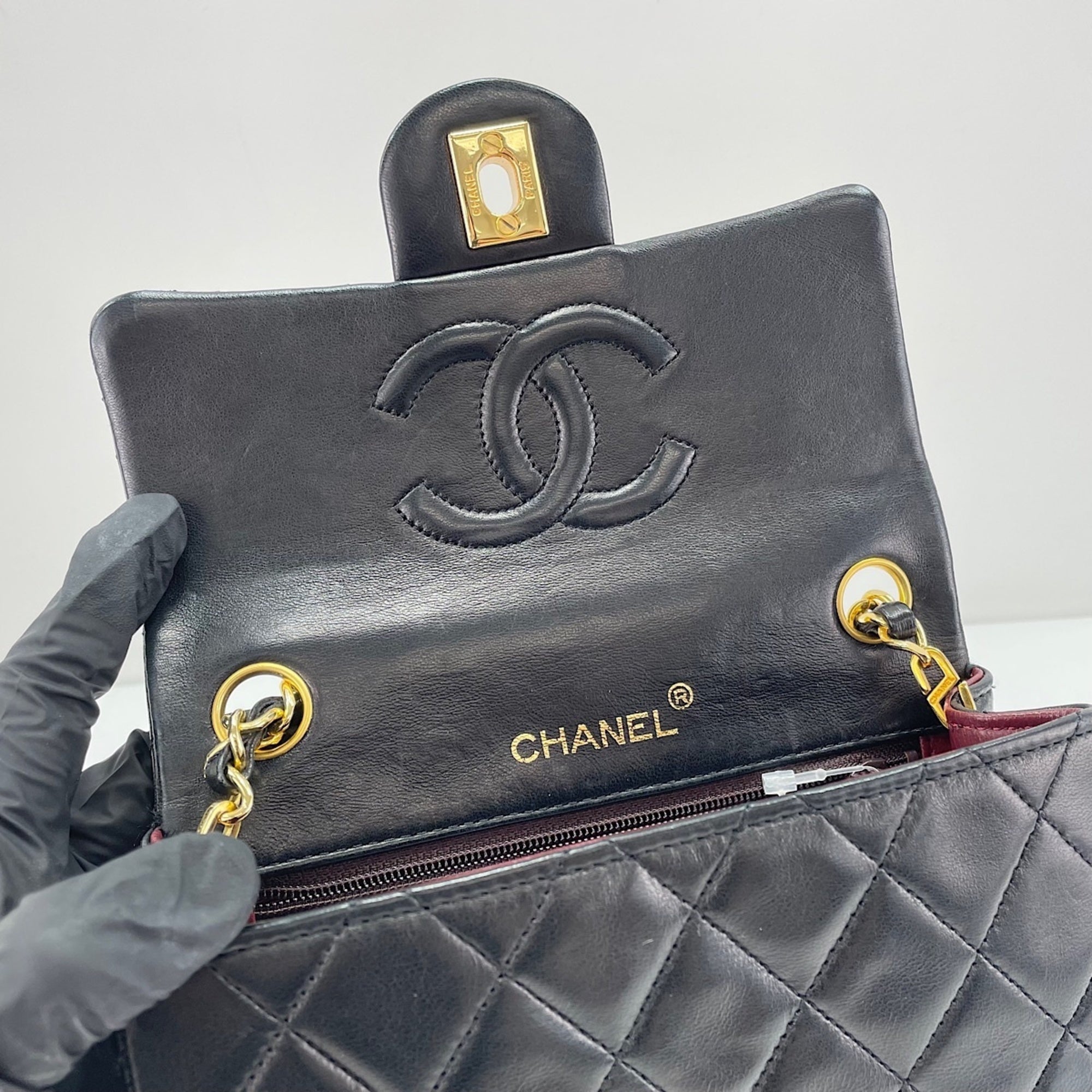 Chanel Black Shoulder Bag (Pre-Owned)