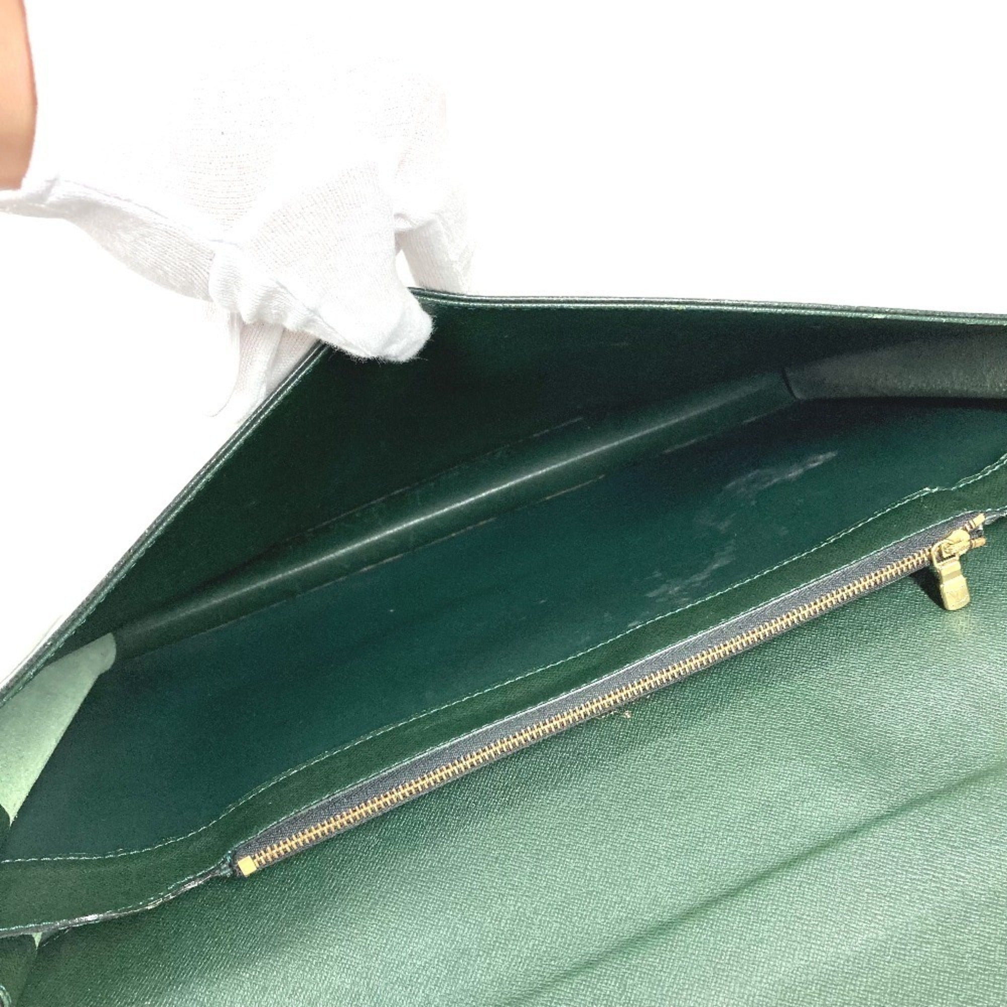 Louis Vuitton Taiga Episea Green Taiga Leather Briefcase Handbag (Pre-Owned)