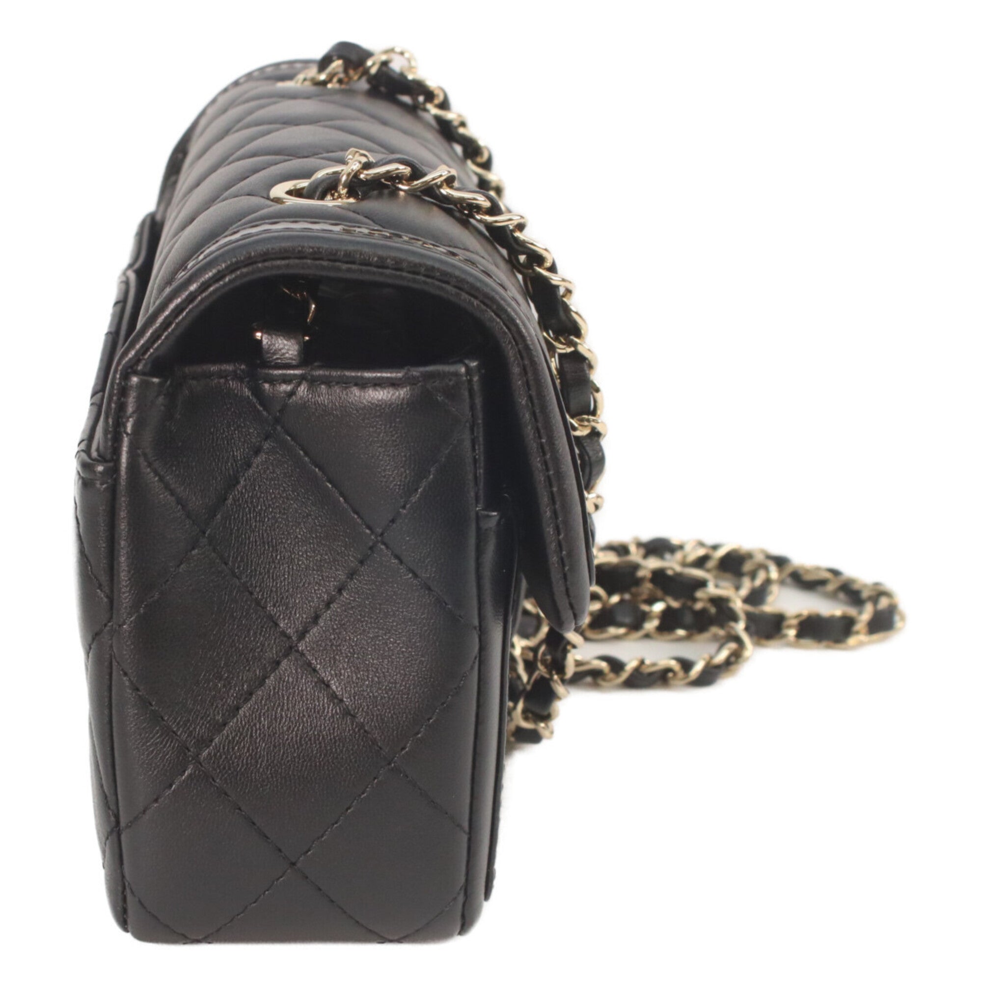 Chanel Black Leather Shoulder Bag (Pre-Owned)