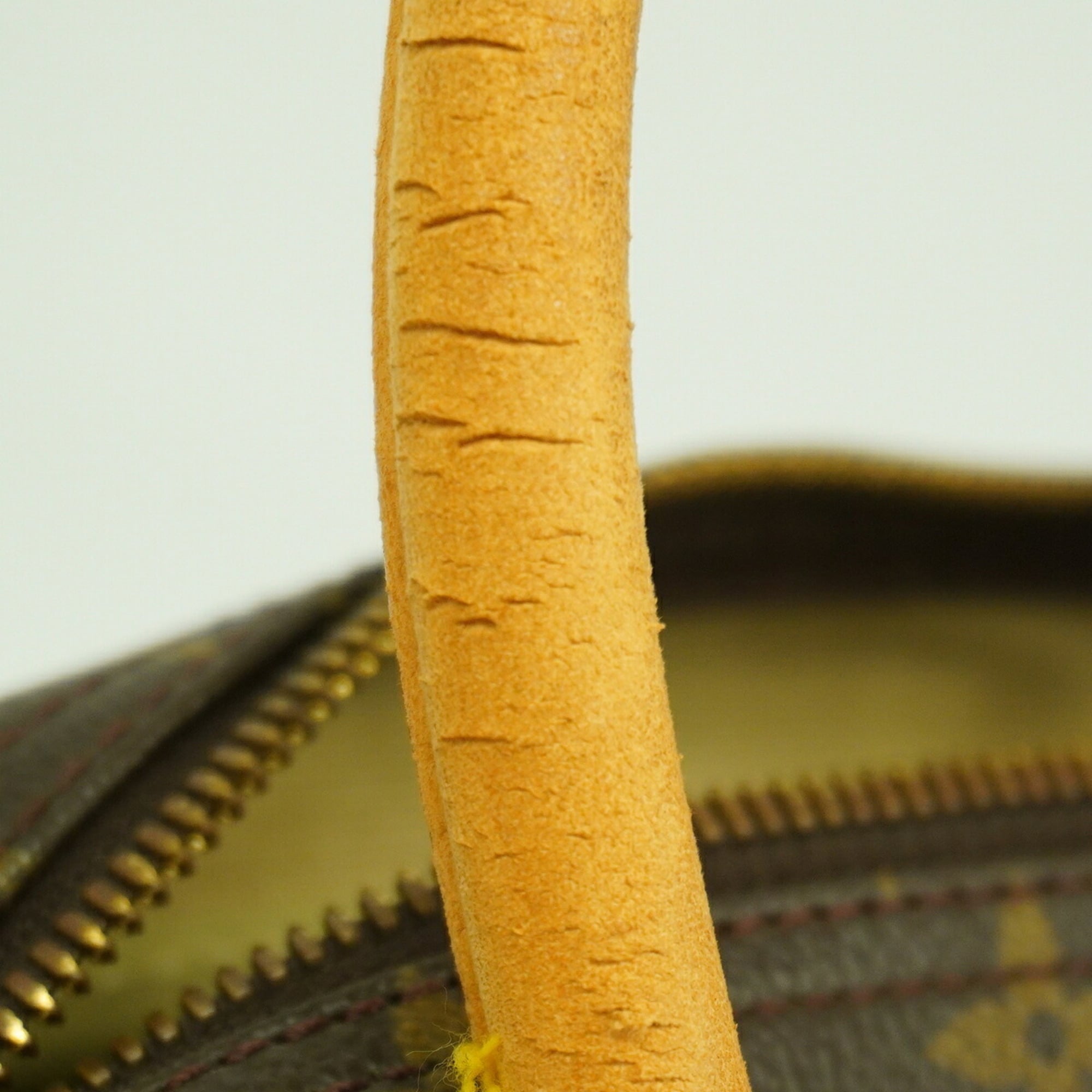 Louis Vuitton Brown Handbag (Pre-Owned)