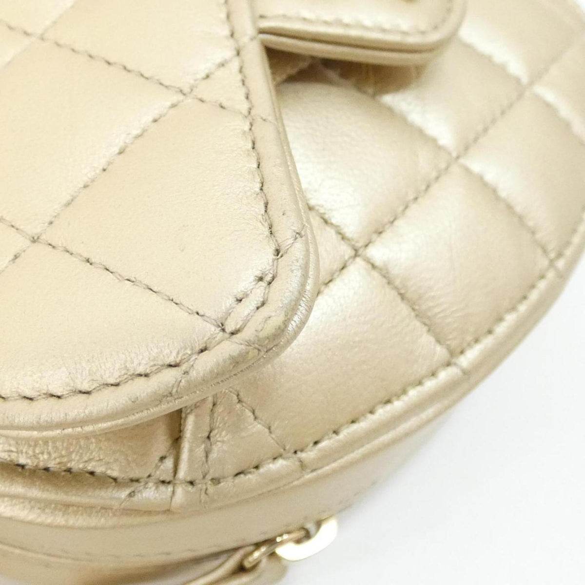 Chanel Gold Leather Shoulder Bag (Pre-Owned)