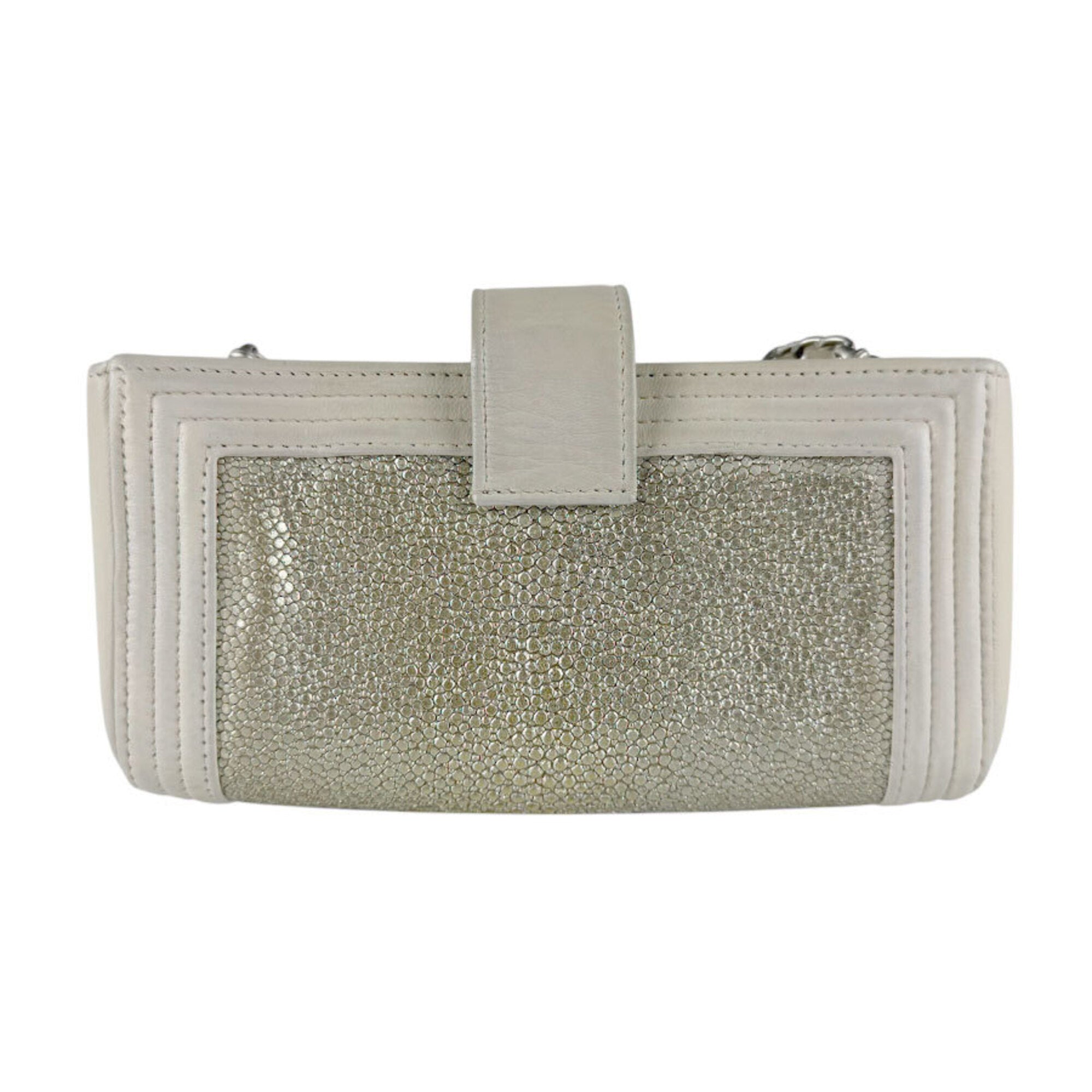 Chanel Ivory Leather Shoulder Bag (Pre-Owned)