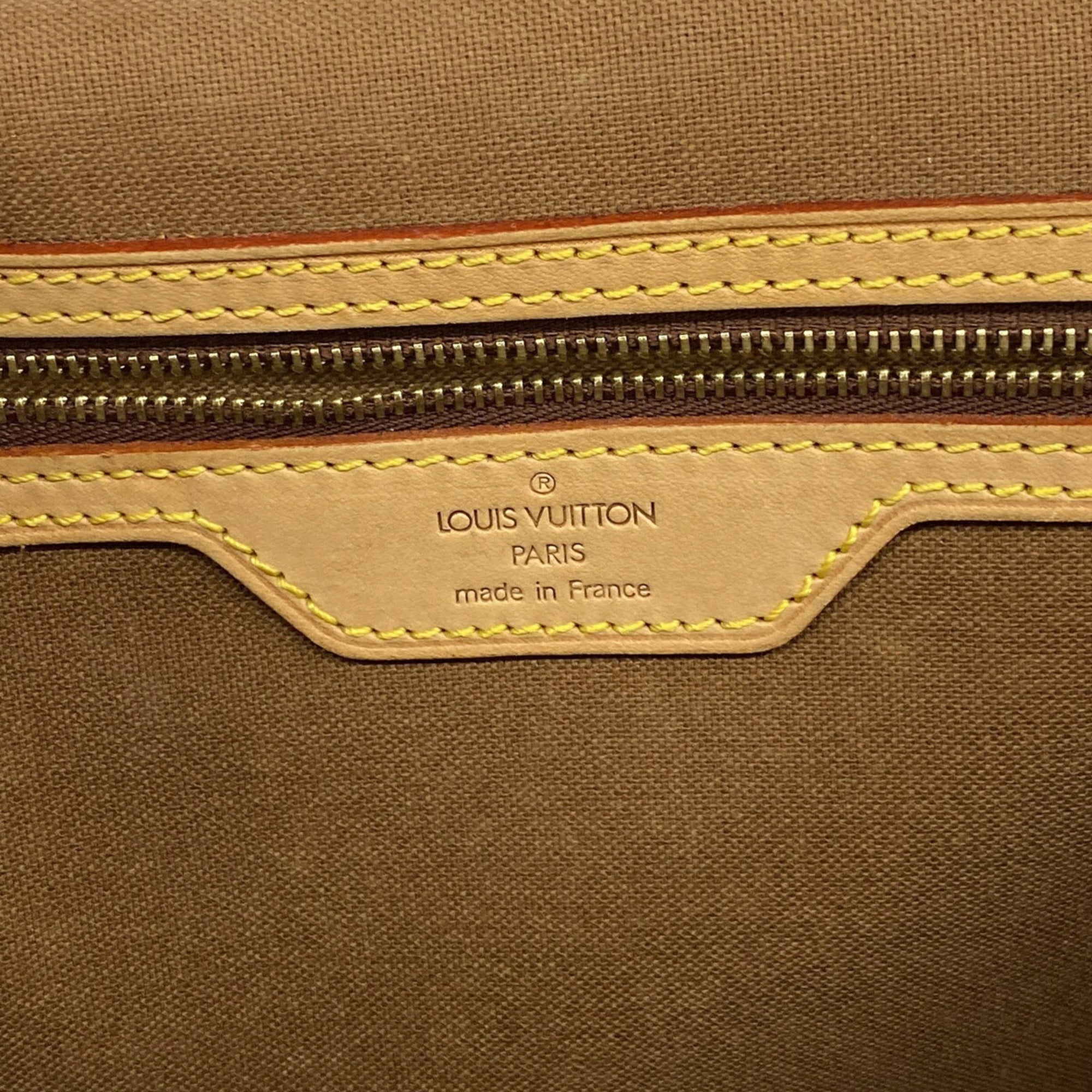 Louis Vuitton Brown Shoulder Bag (Pre-Owned)