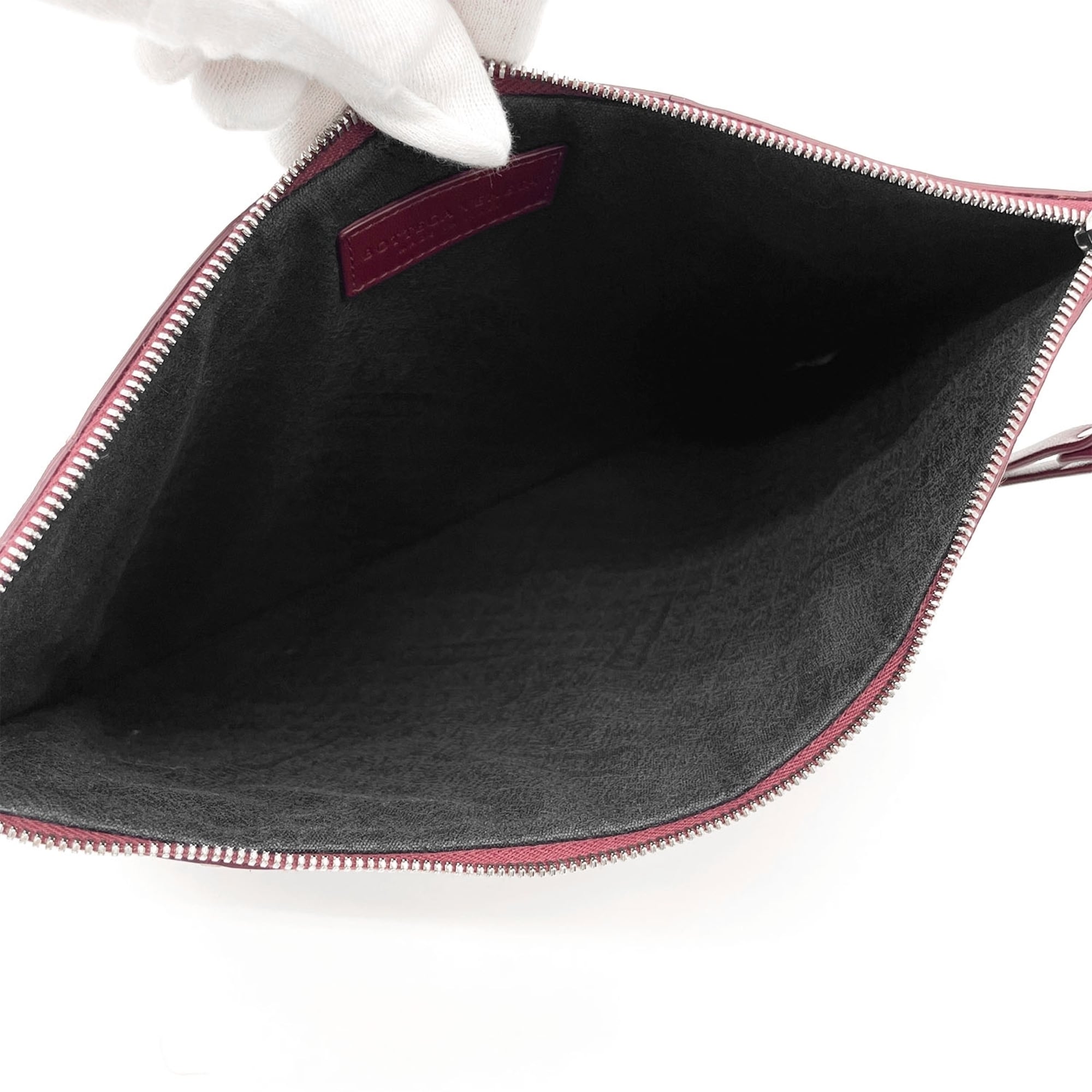 Bottega Veneta Red Color Leather Clutch Bag (Pre-Owned)