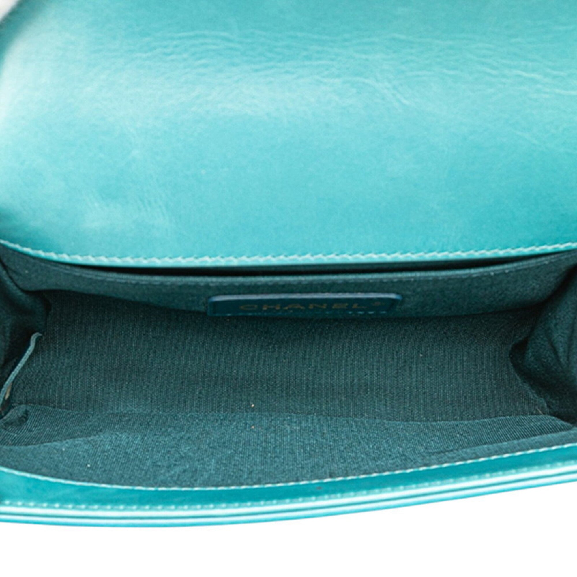 Chanel Blue Green Leather Shoulder Bag (Pre-Owned)