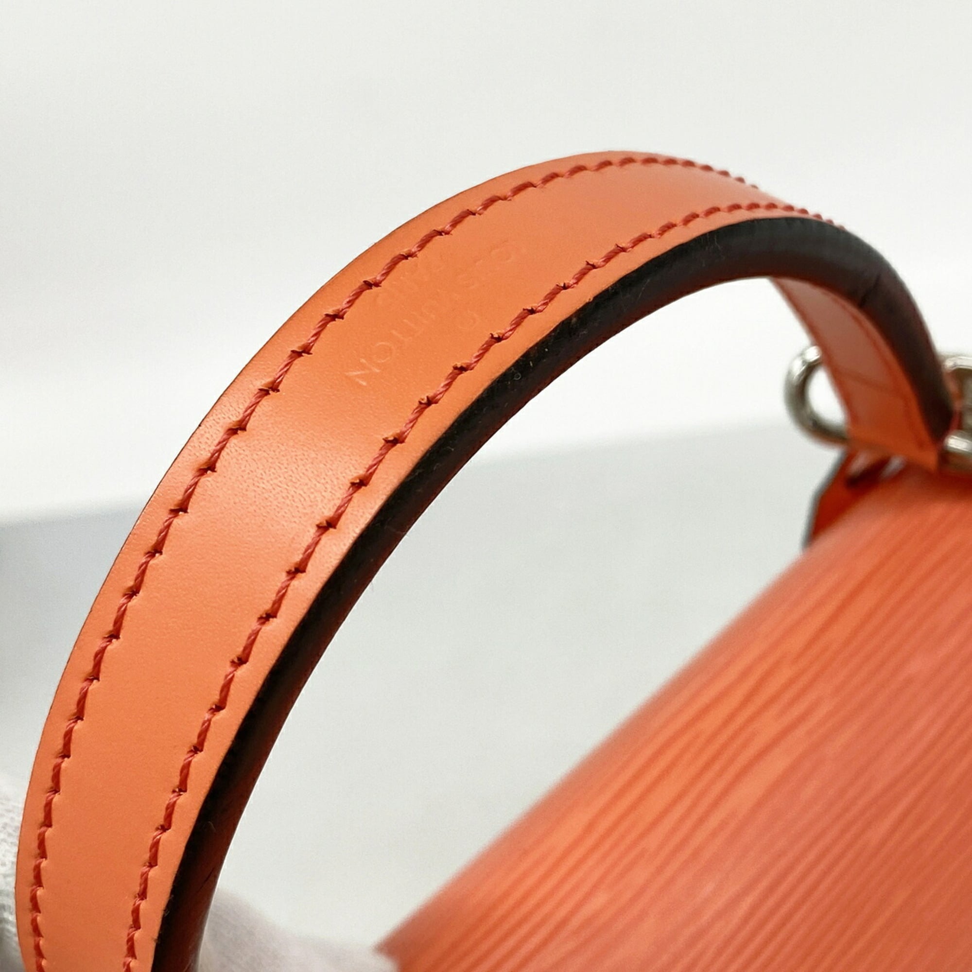 Louis Vuitton Poppy Petal Handbag (Pre-Owned)