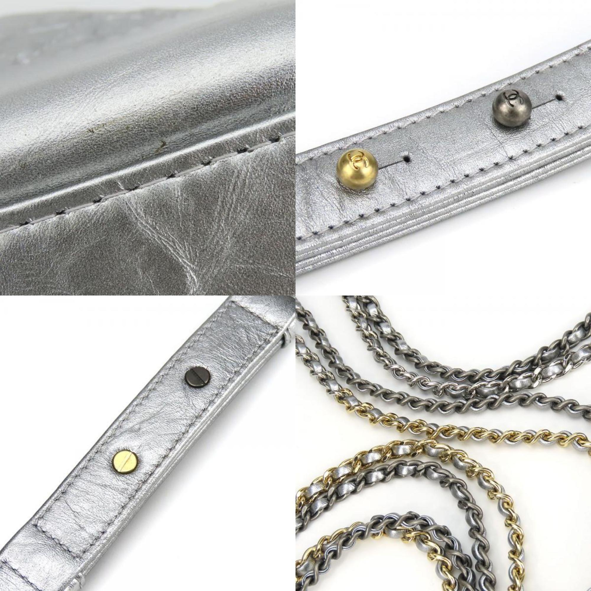 Chanel Metallic Silver Leather Shoulder Bag (Pre-Owned)