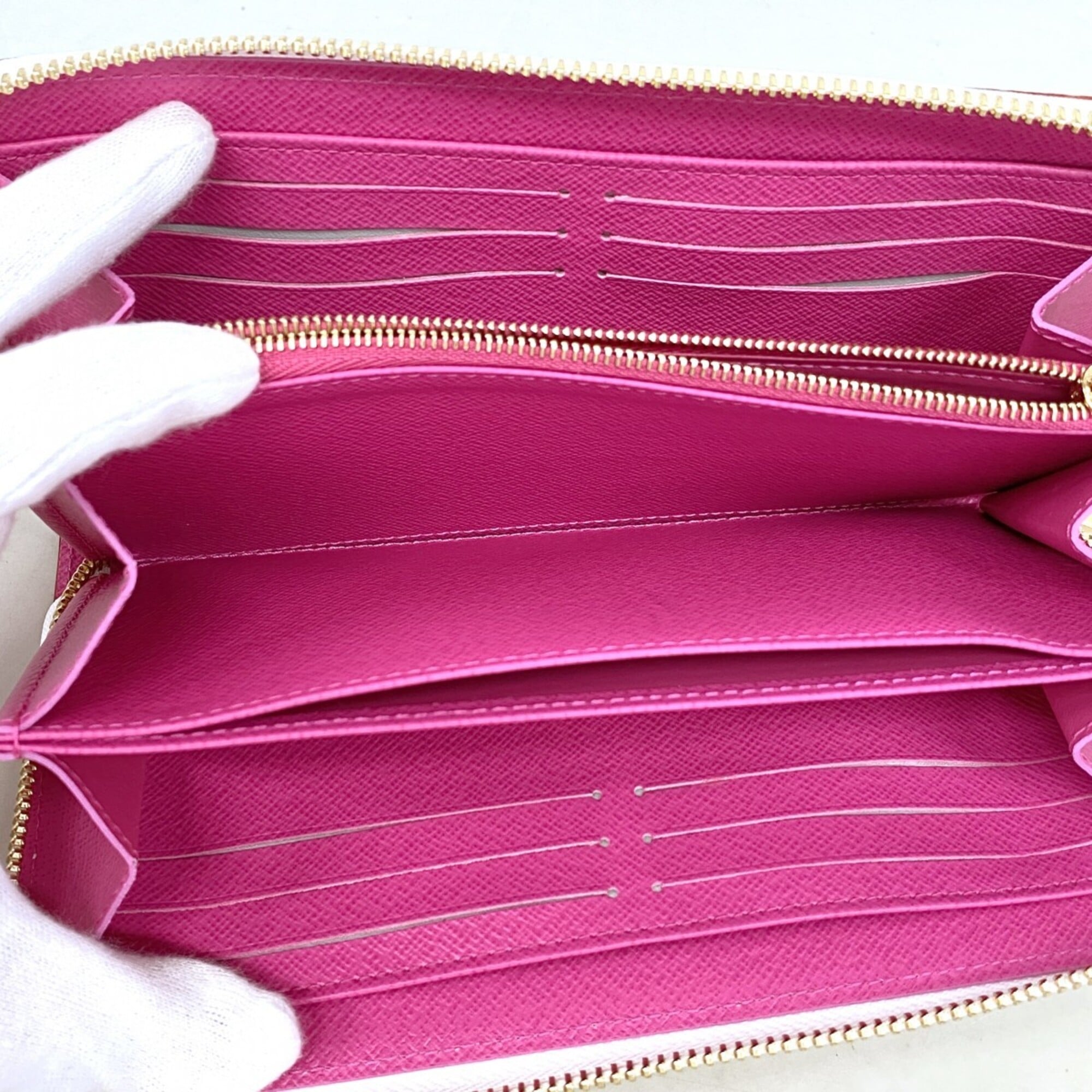 Louis Vuitton Blanc Long Wallet (Bi-Fold) (Pre-Owned)