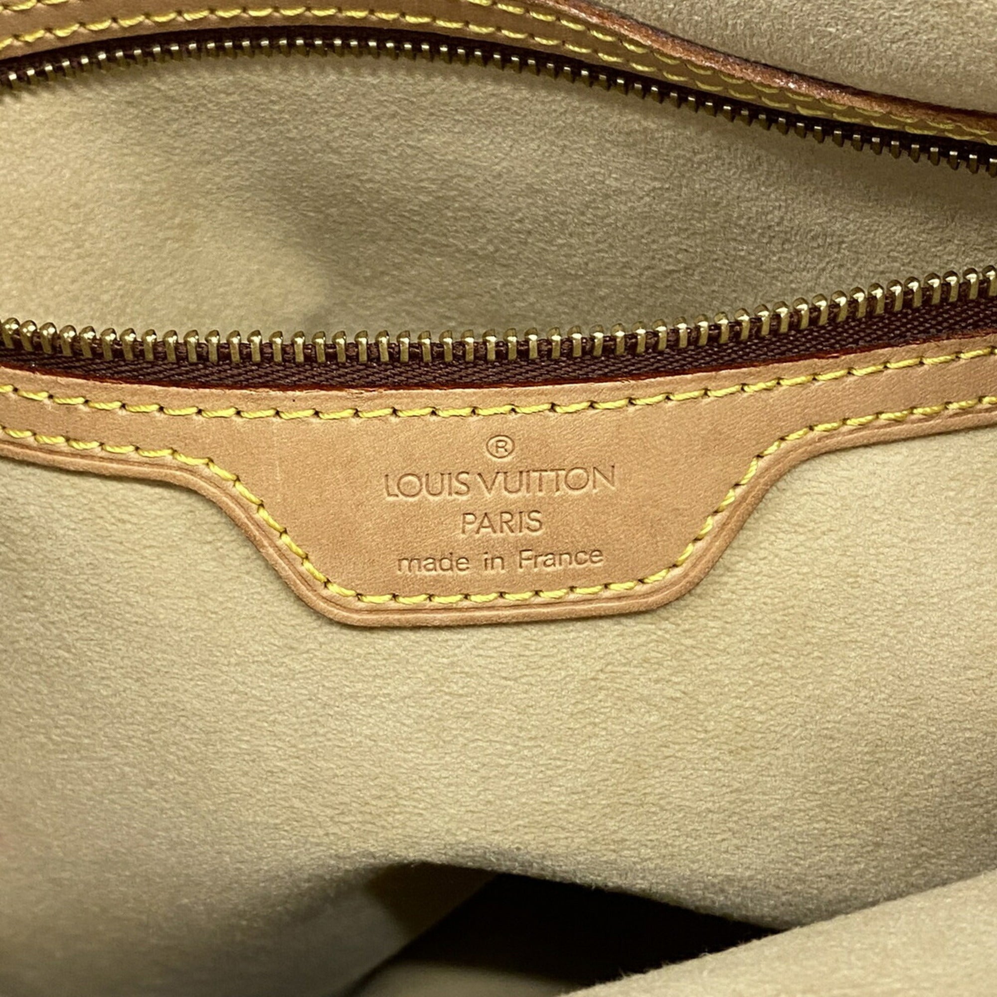 Louis Vuitton Brown Shoulder Bag (Pre-Owned)