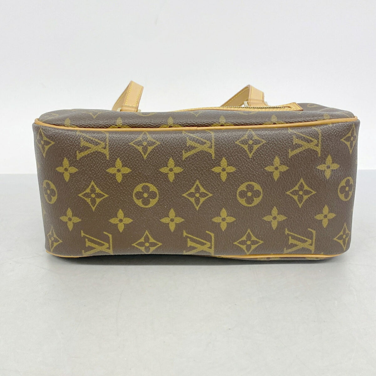 Louis Vuitton Brown Shoulder Bag (Pre-Owned)