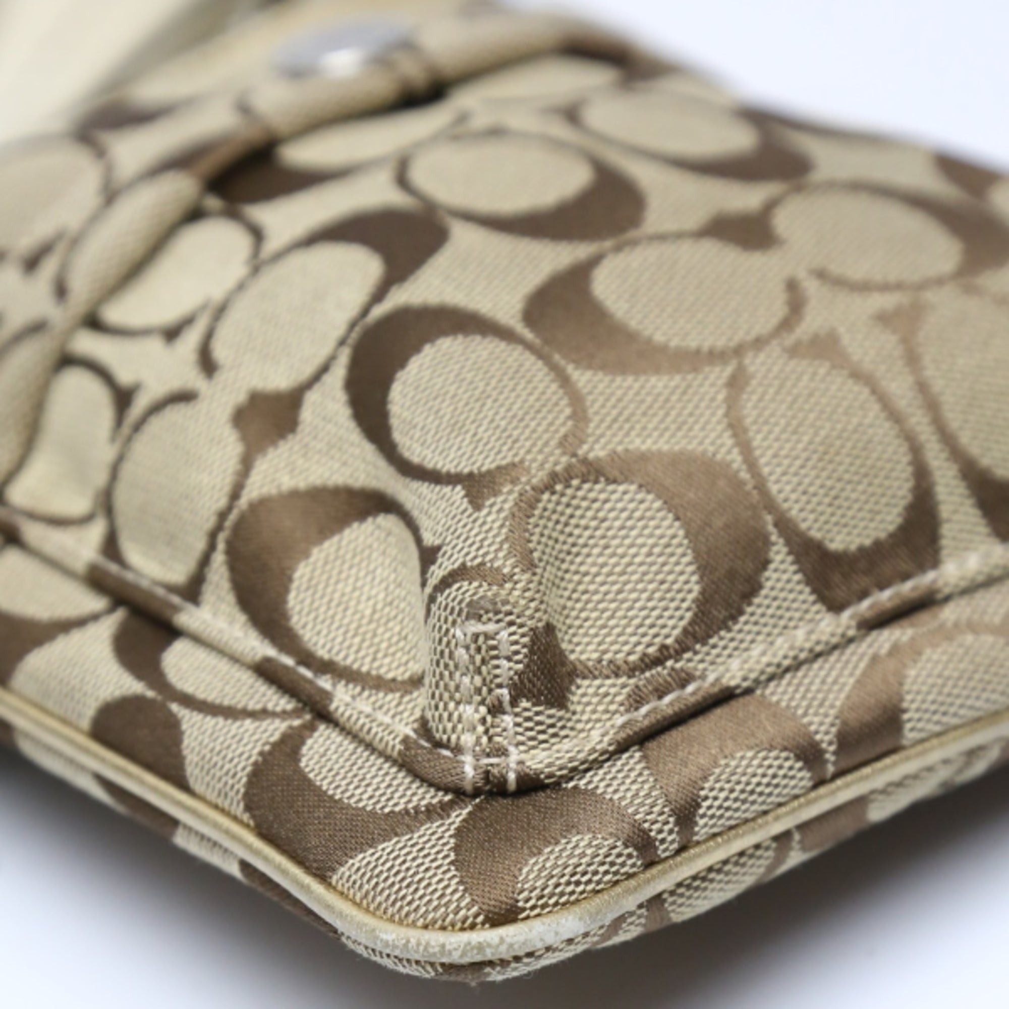 Coach Brown Leather Shoulder Bag (Pre-Owned)