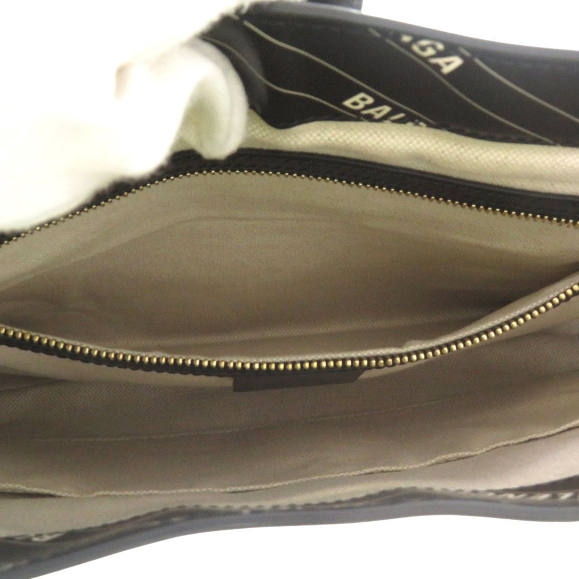 Gucci Black White Leather Shoulder Bag (Pre-Owned)