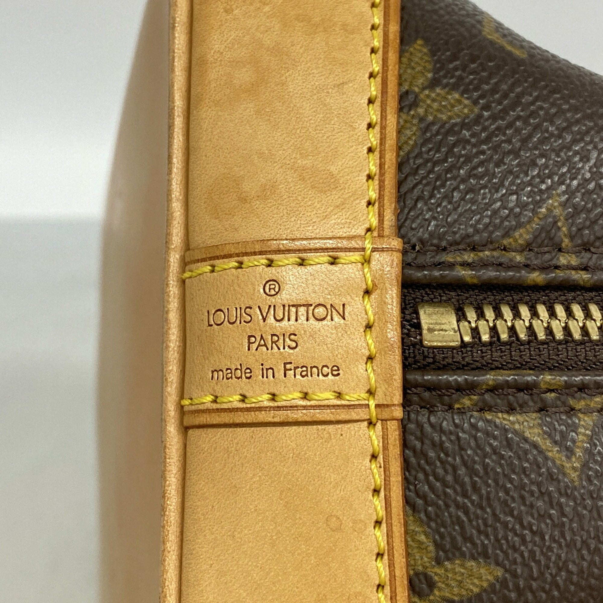 Louis Vuitton Brown Handbag (Pre-Owned)