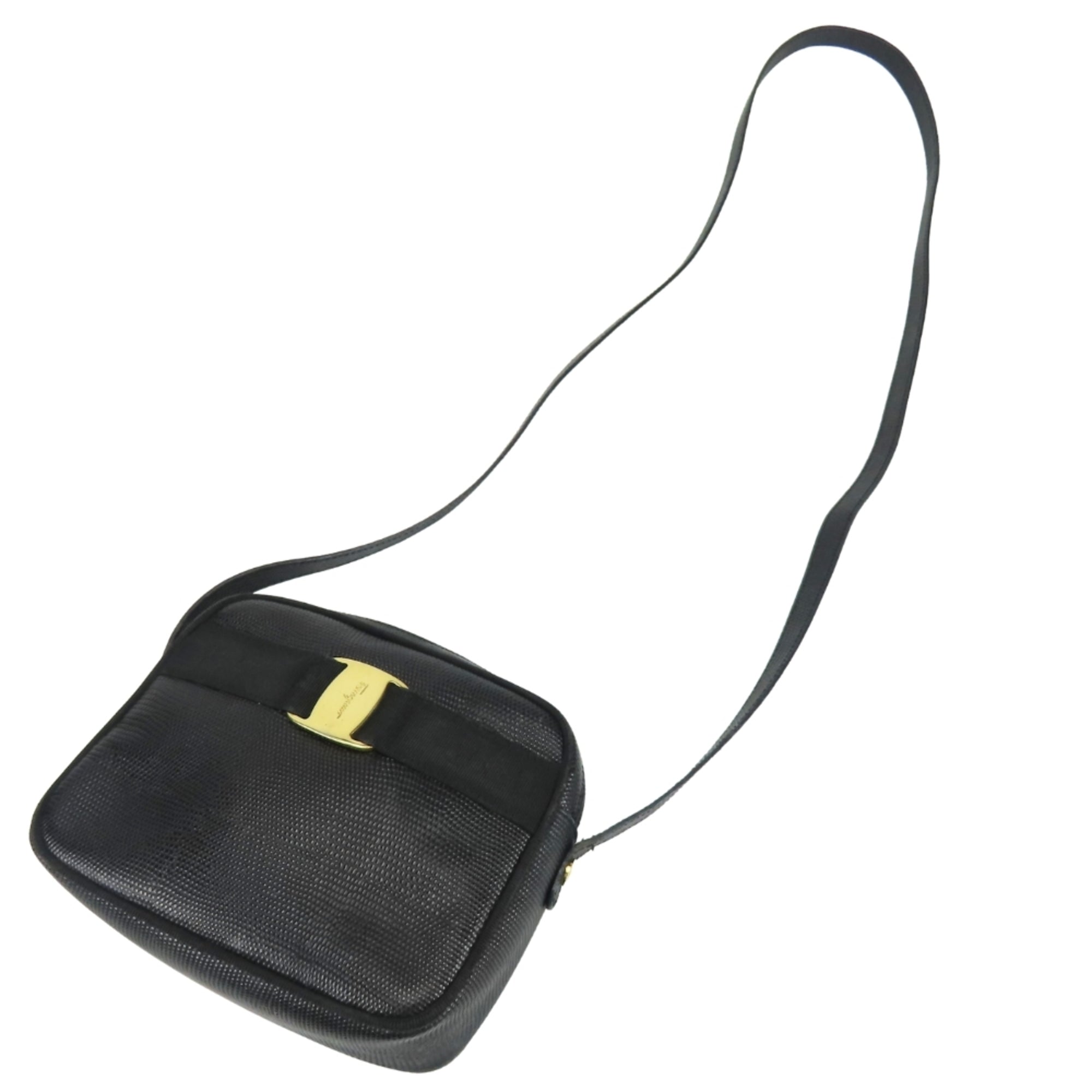 Salvatore Ferragamo Vara Black Leather Shoulder Bag (Pre-Owned)