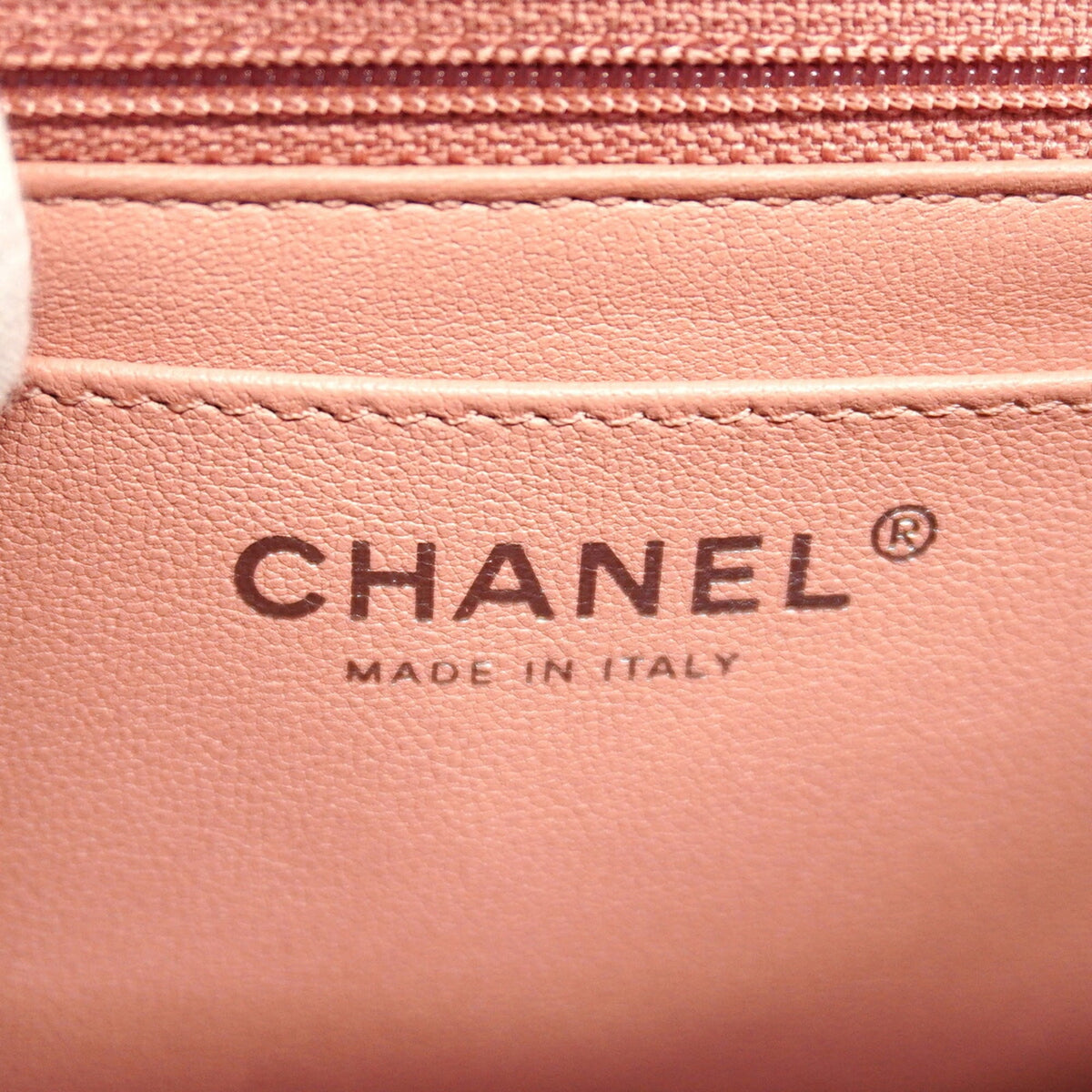Chanel Pink Leather Shoulder Bag (Pre-Owned)