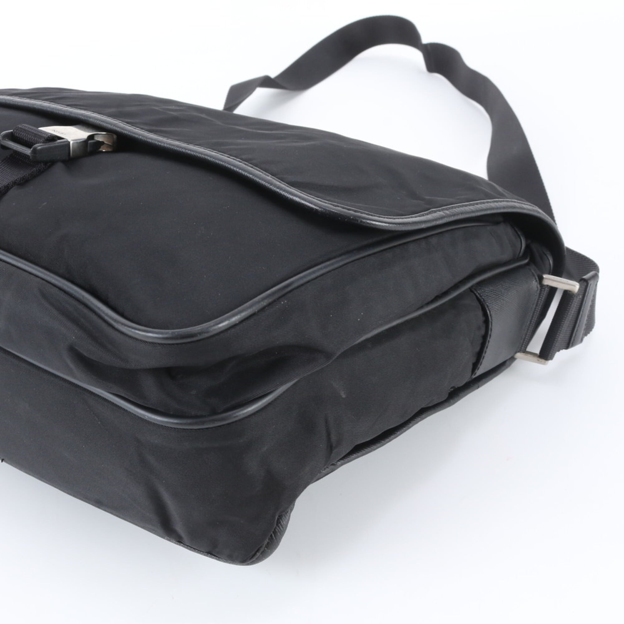 Prada Black Nylon Leather Messenger Bag Shoulder Bag (Pre-Owned)