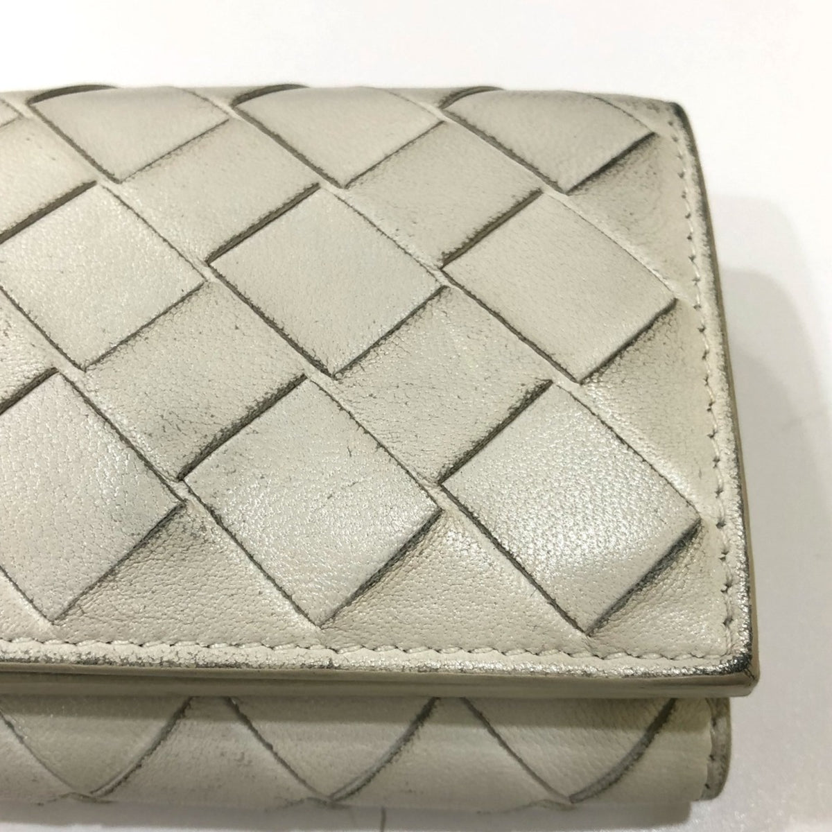 Bottega Veneta White Leather Wallet (Tri-Fold) (Pre-Owned)