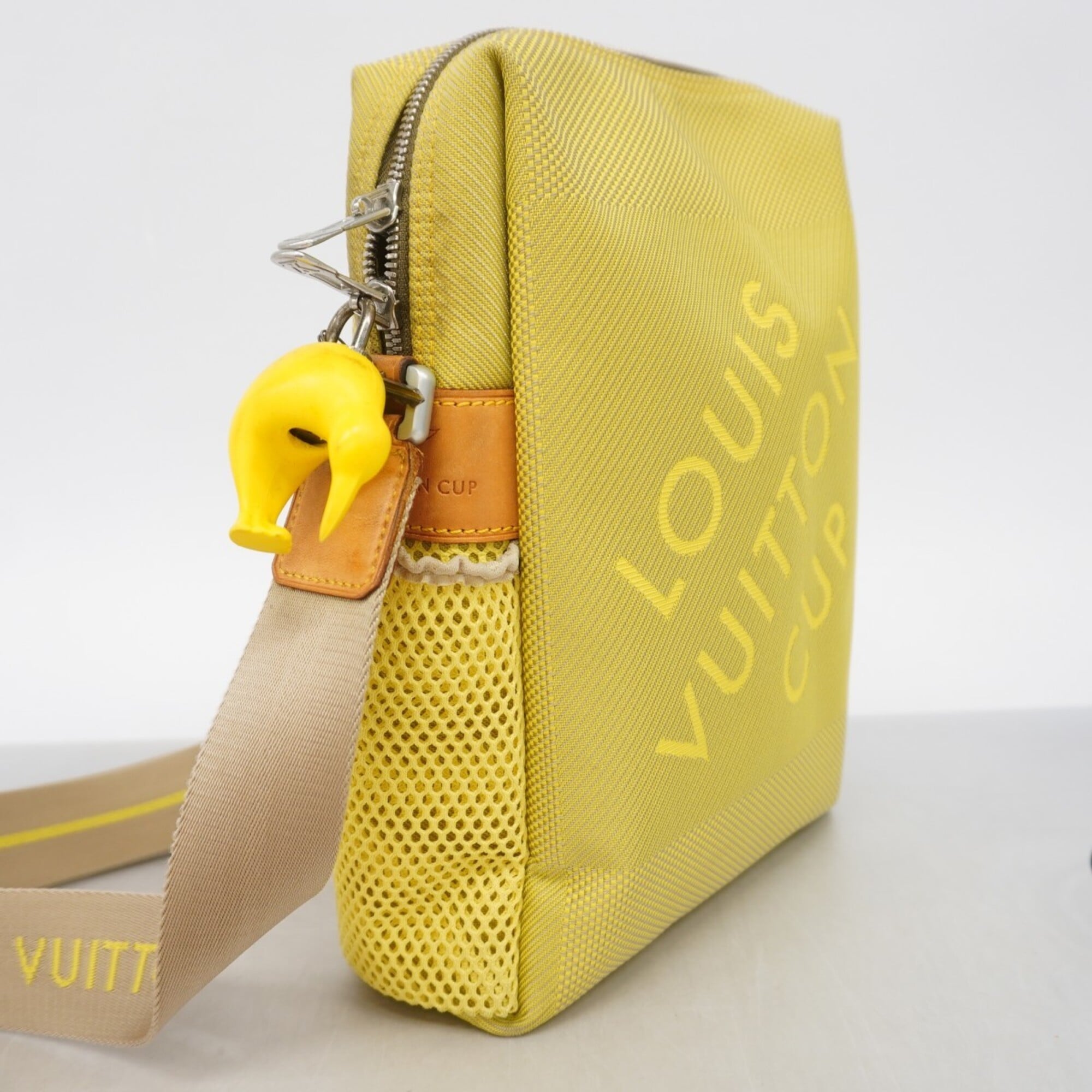 Louis Vuitton Yellow Shoulder Bag (Pre-Owned)