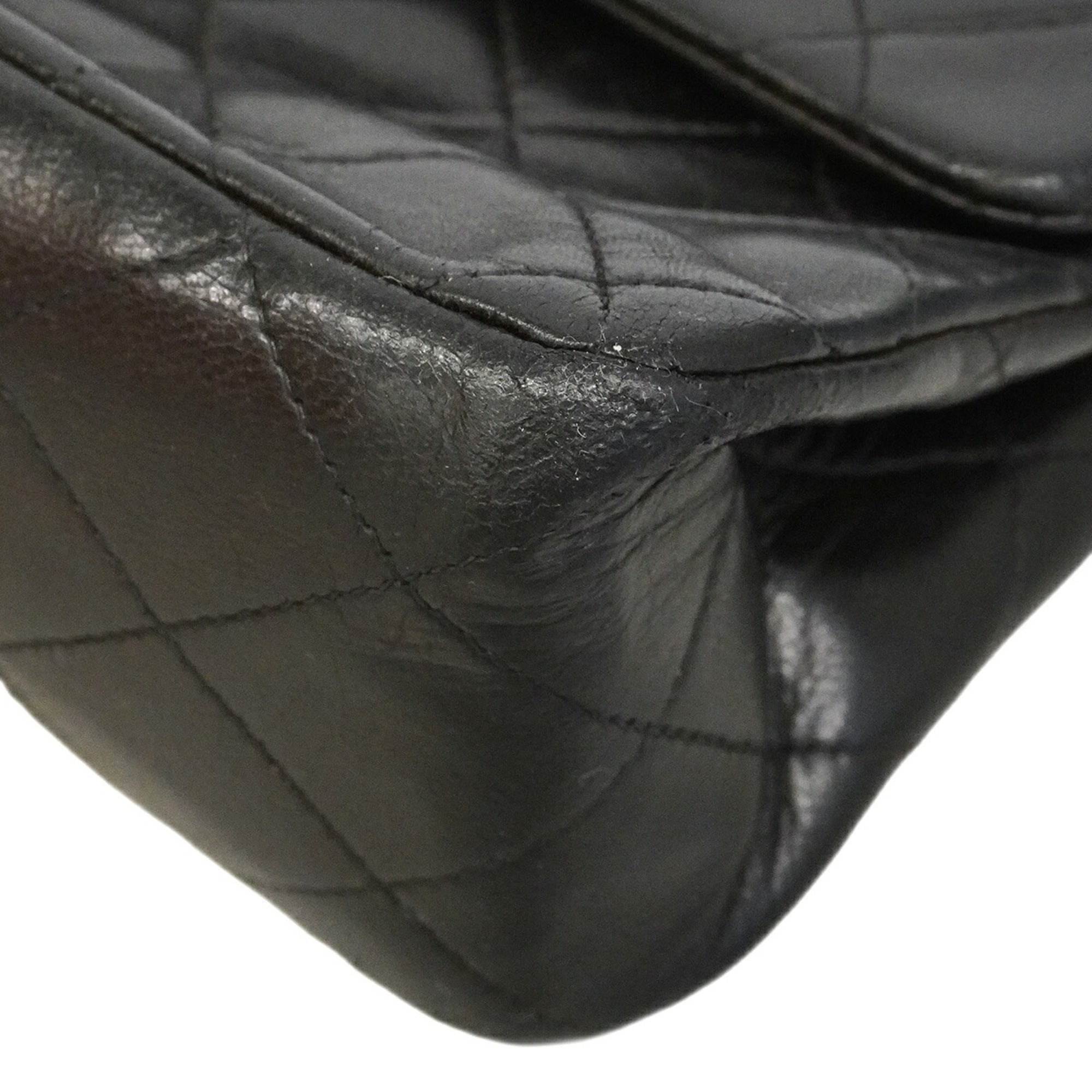 Chanel Black Leather Shoulder Bag (Pre-Owned)