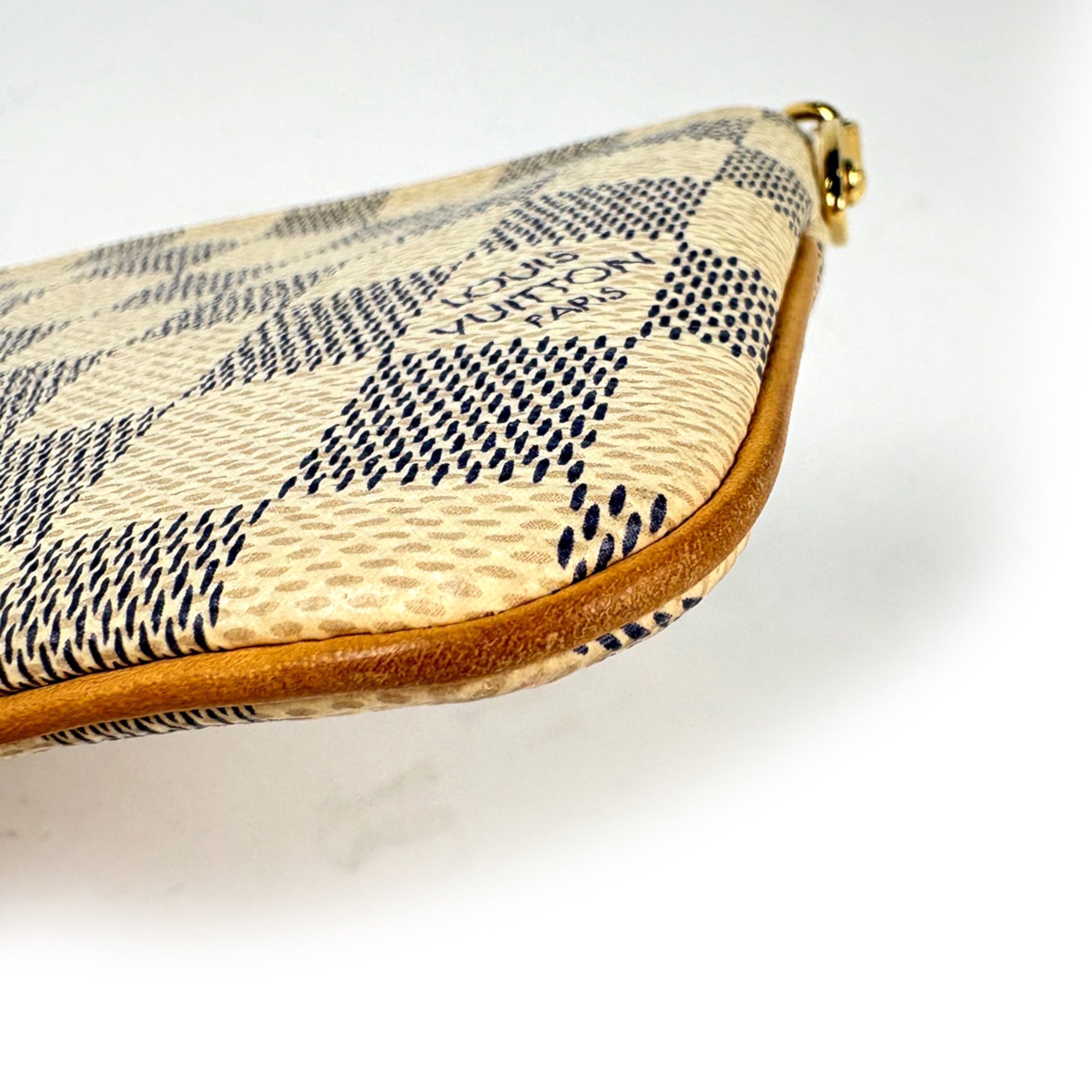 Louis Vuitton Damier Infini White Damier Azur Pochette Shoulder Bag (Pre-Owned)