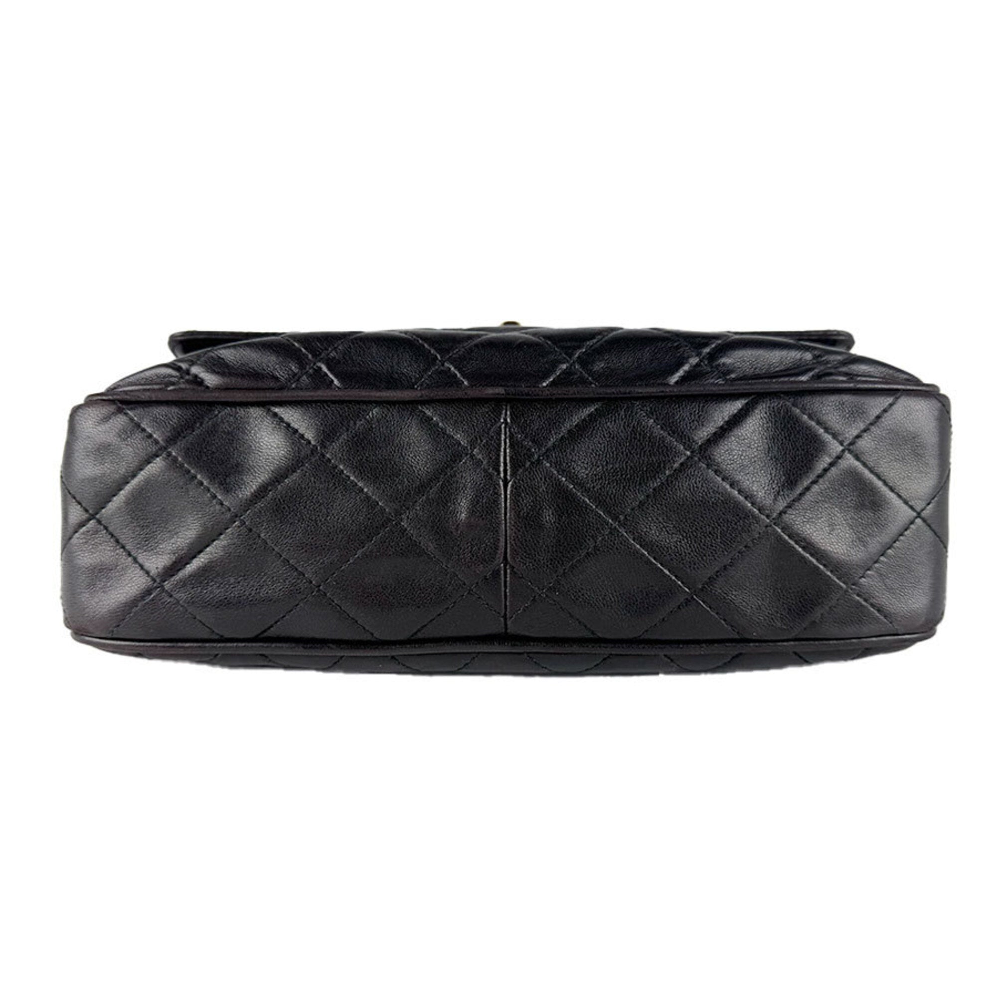 Chanel Black Leather Shoulder Bag (Pre-Owned)