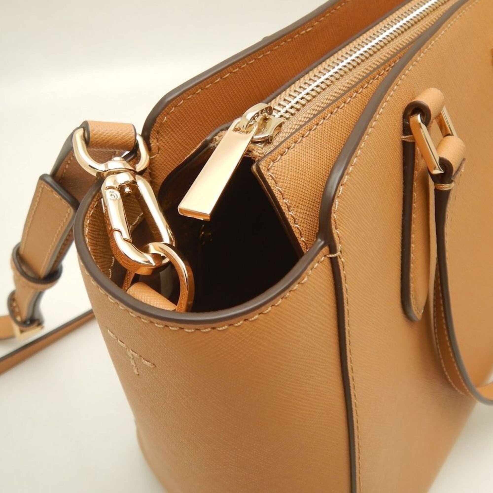 Tory Burch Camel Leather Tote Bag (Pre-Owned)