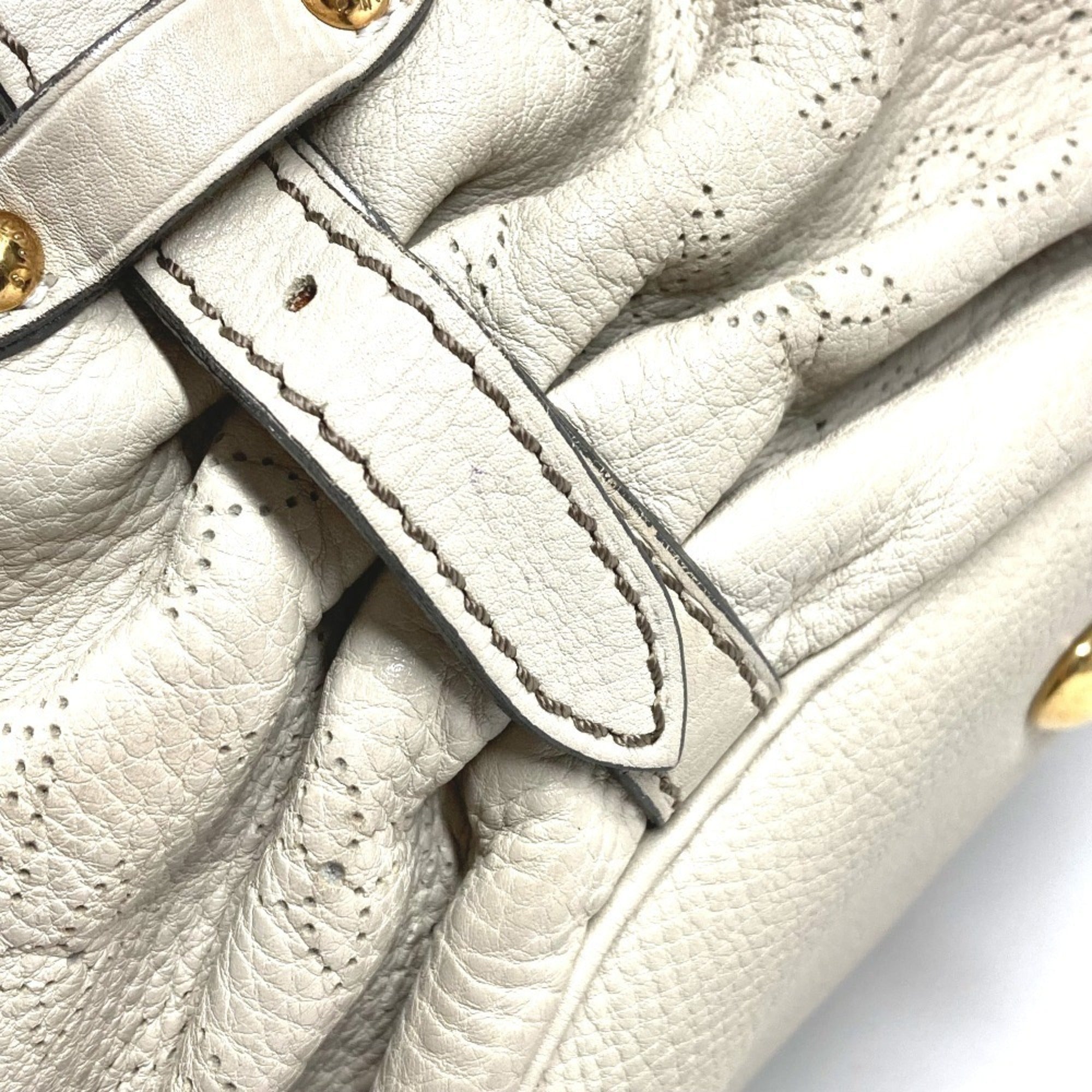 Louis Vuitton Mahina White Mahina Leather Handbag Shoulder Bag (Pre-Owned)